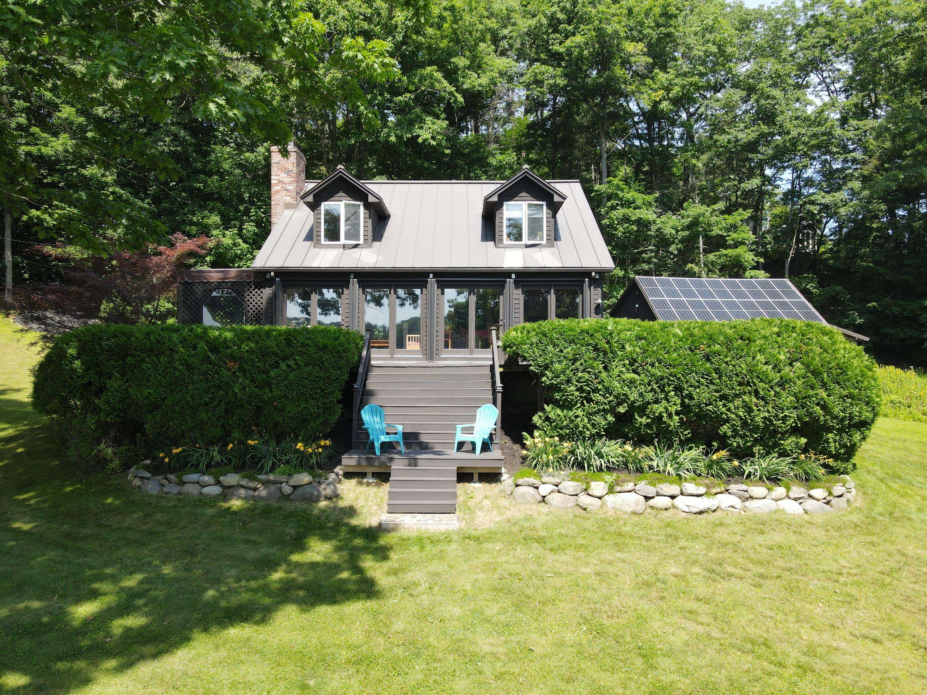 Hampden, ME 04444,64 Cottage ST