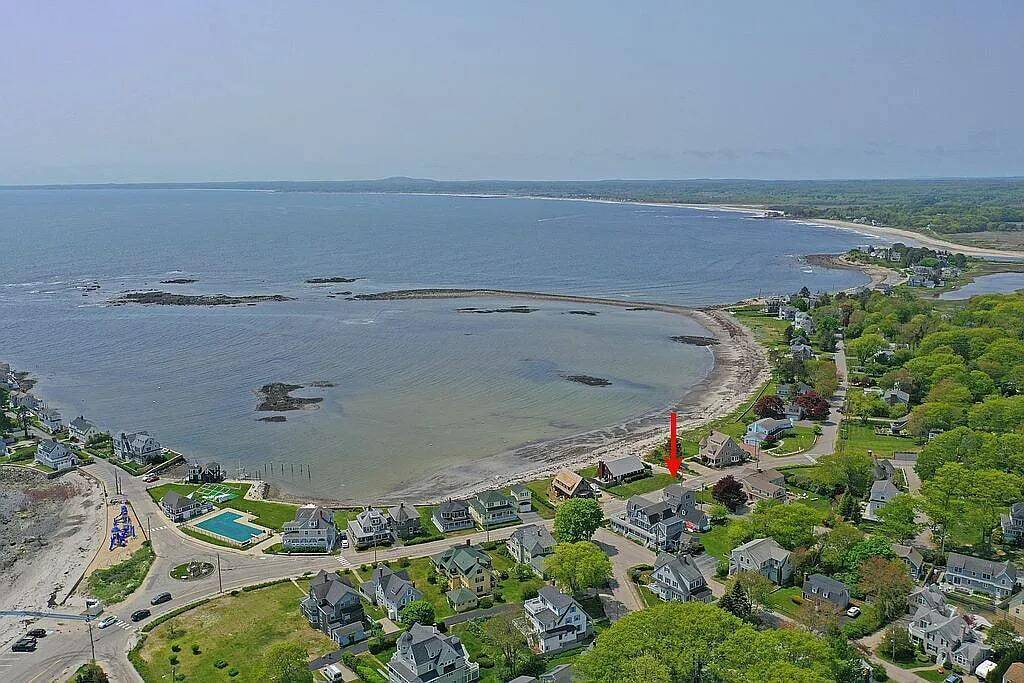 Kennebunk, ME 04043,285 Beach AVE