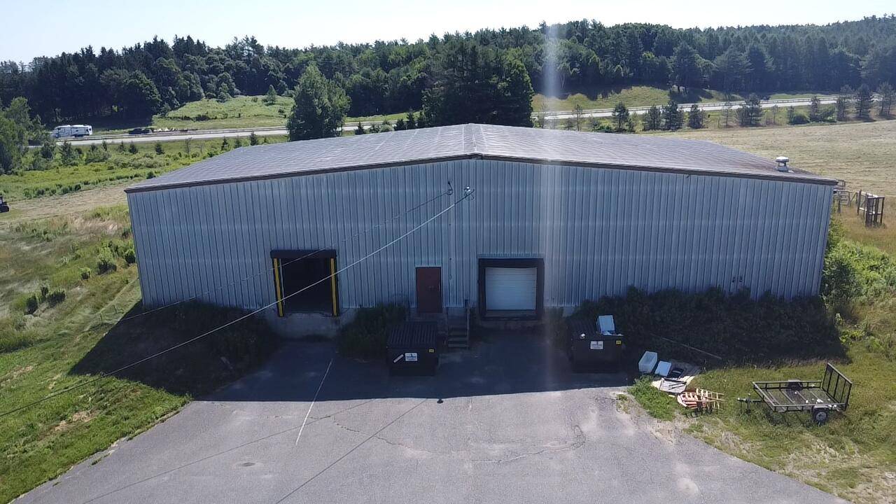 Hallowell, ME 04347,18 Hope DR