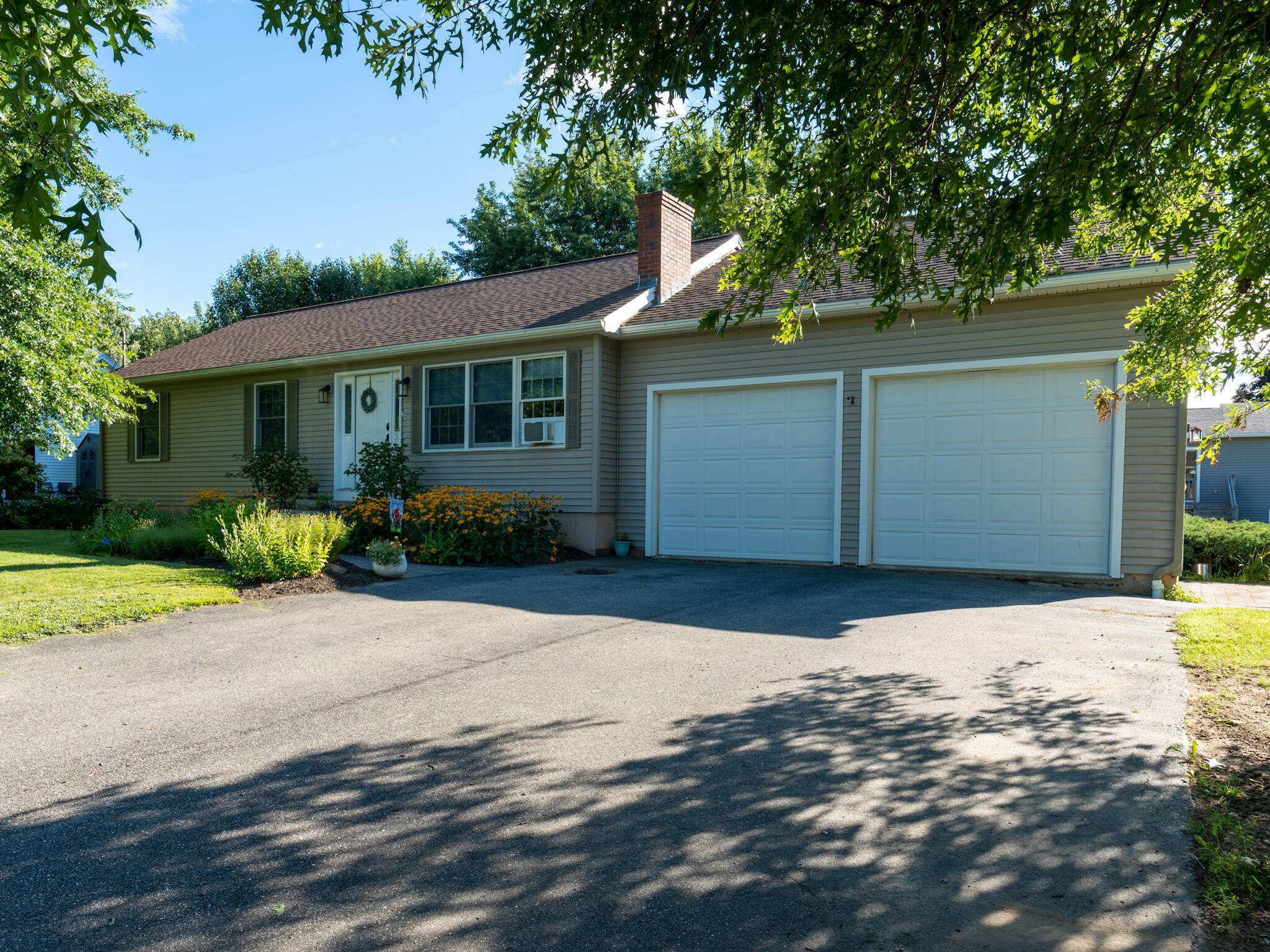 Brewer, ME 04412,35 Oak Grove DR