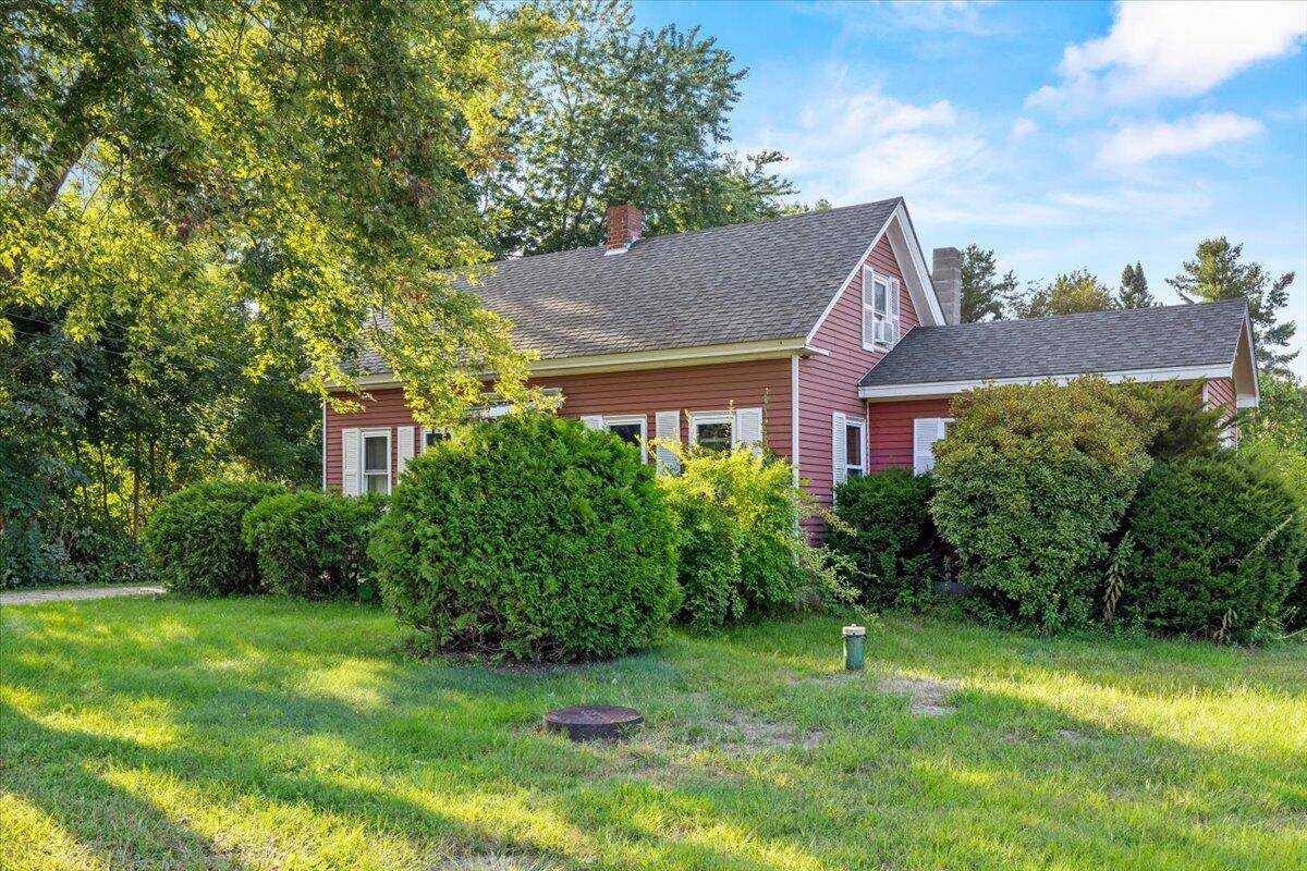 Hollis, ME 04042,588 Plains RD