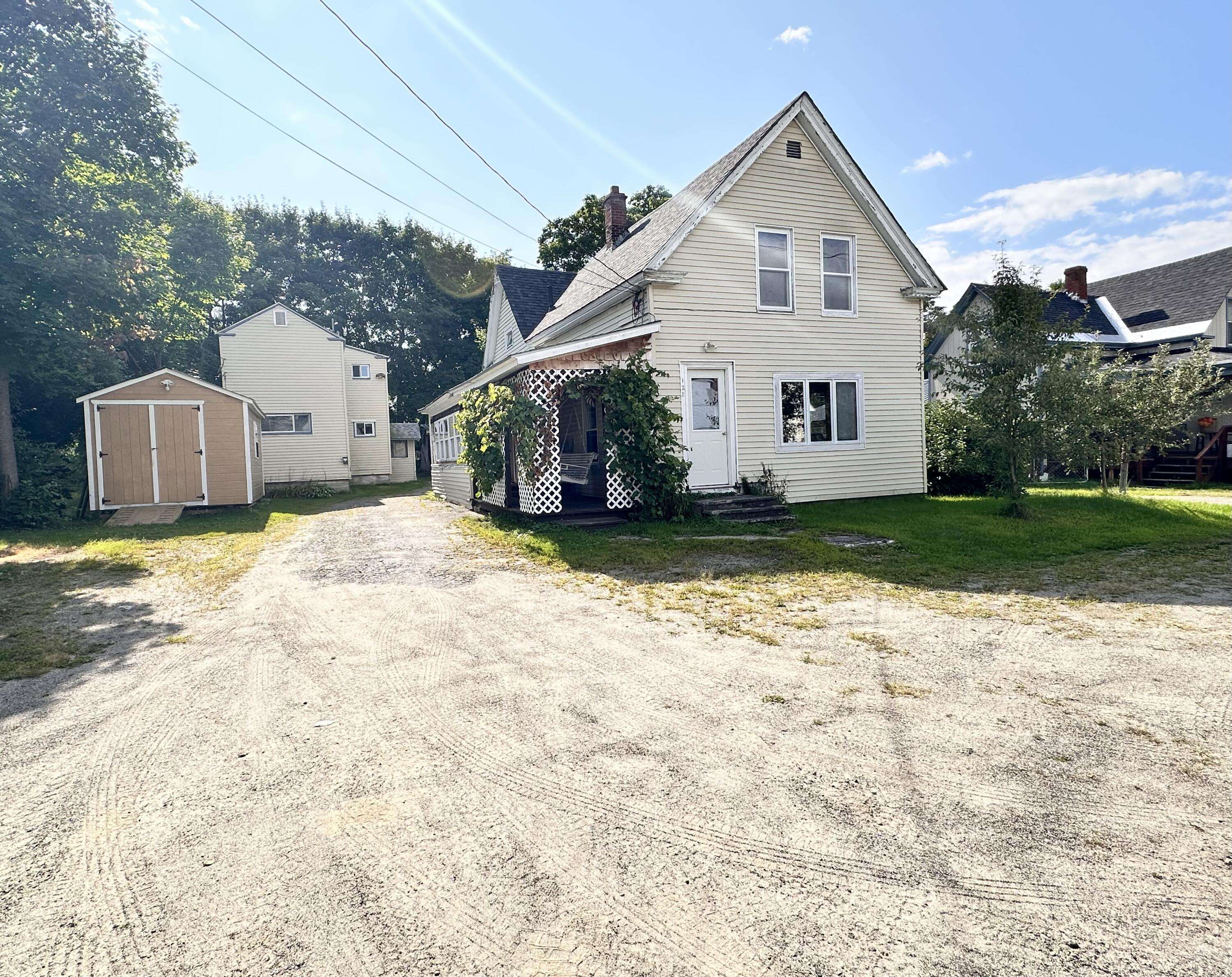 Millinocket, ME 04462,122 Knox ST