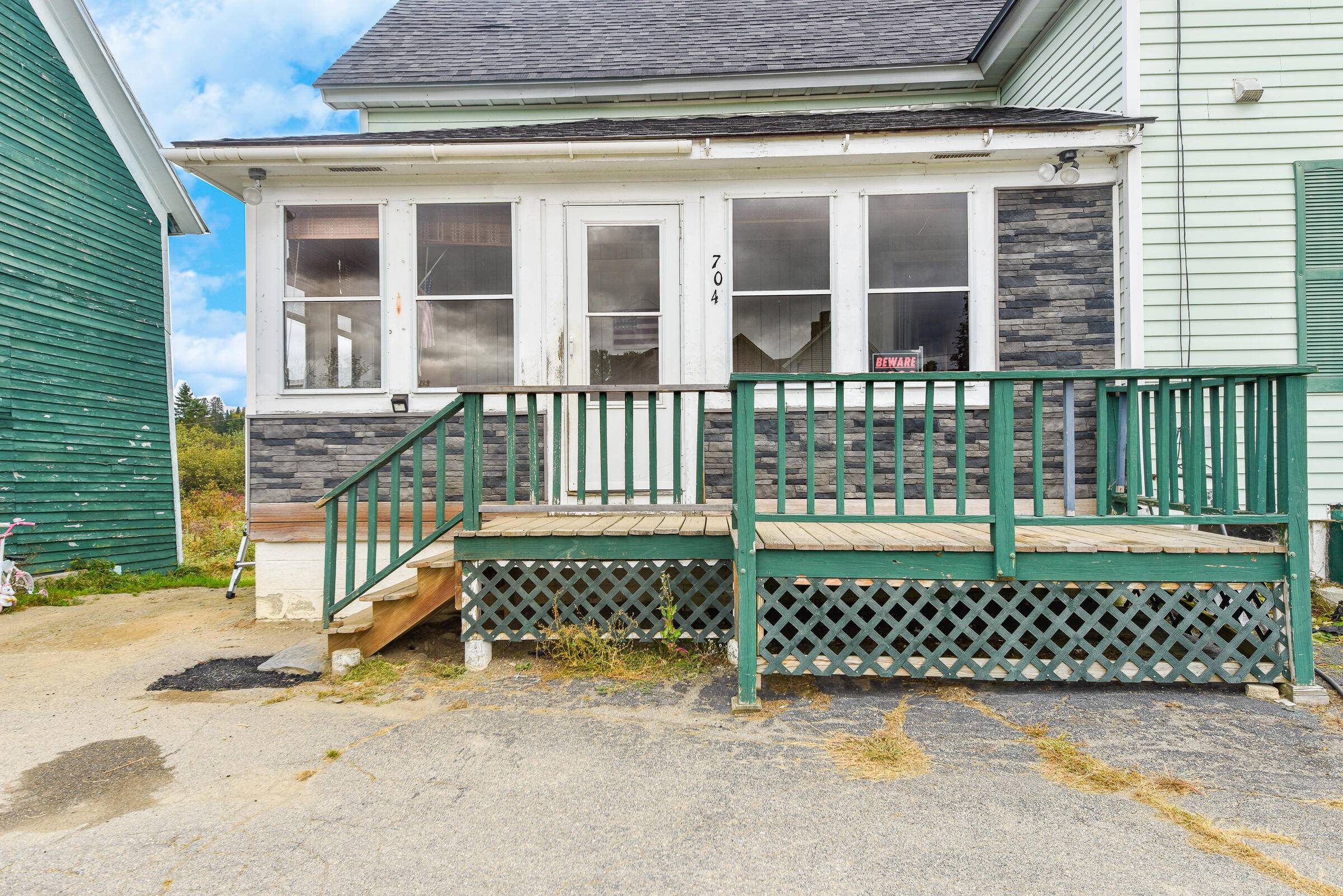 Moose River, ME 04945,704 Main ST