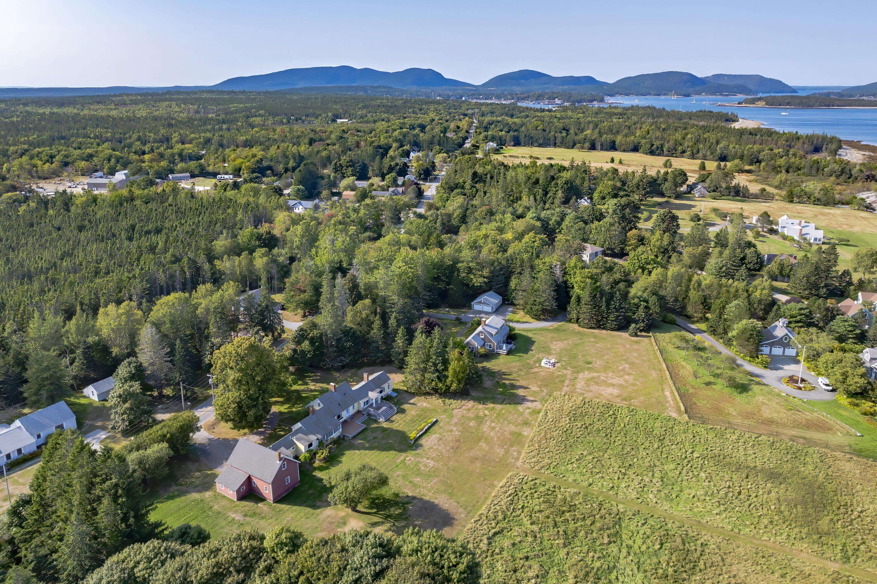 Southwest Harbor, ME 04679,435 Seawall RD