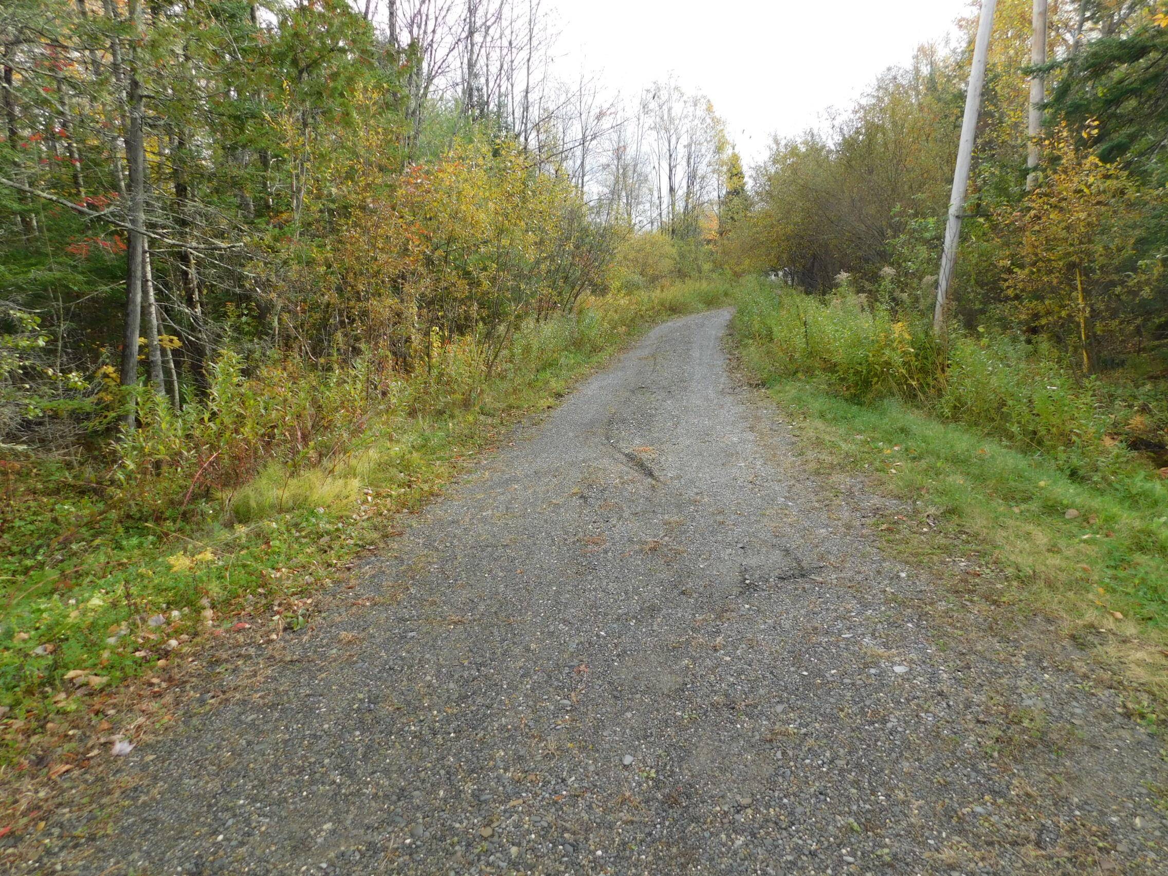 Oakland, ME 04963,209 Middle RD