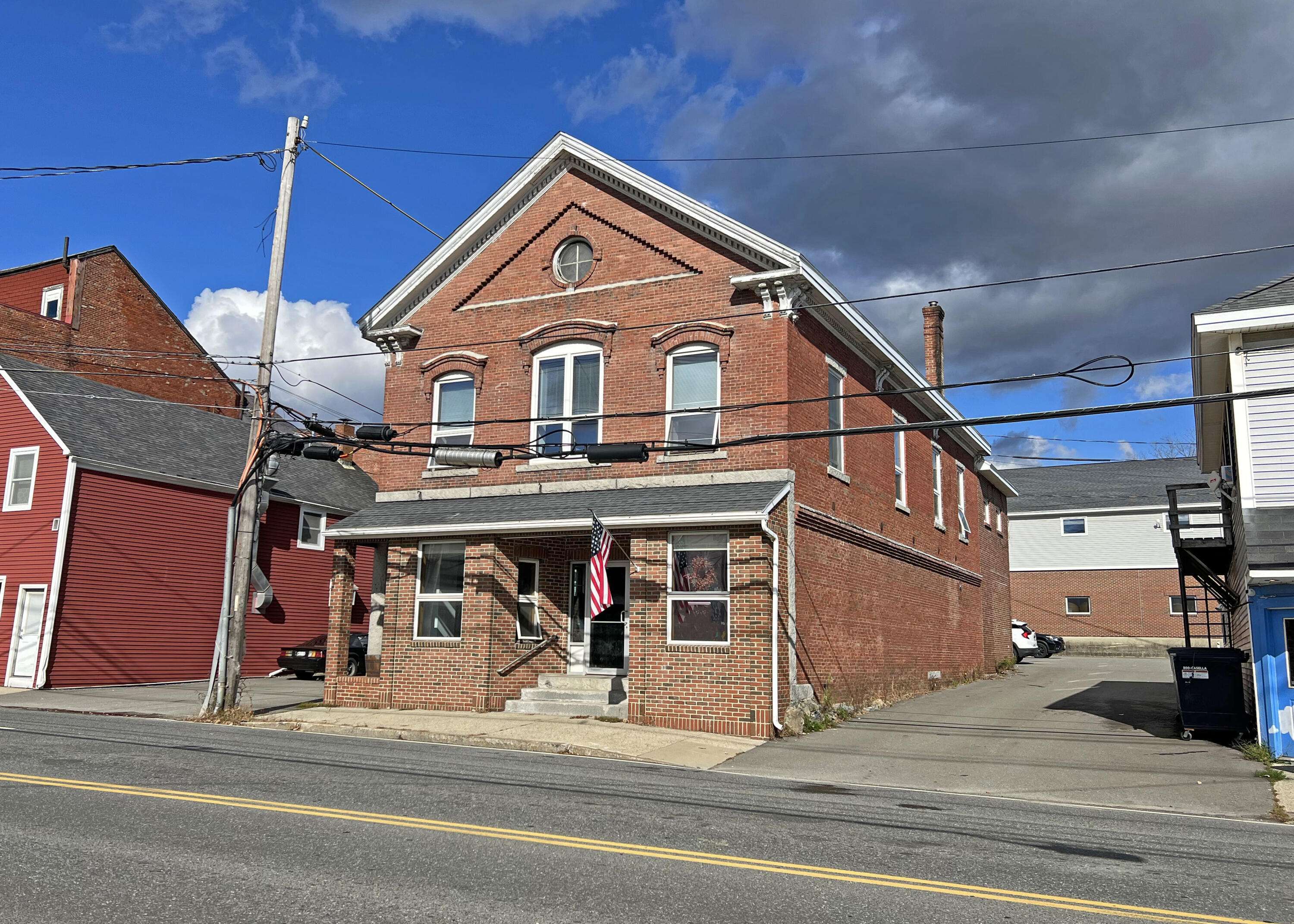 Ellsworth, ME 04605,30 Water ST