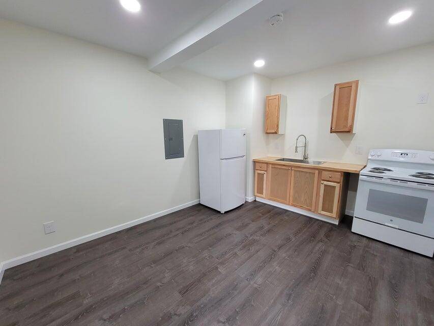 Waterville, ME 04901,12 Spring ST