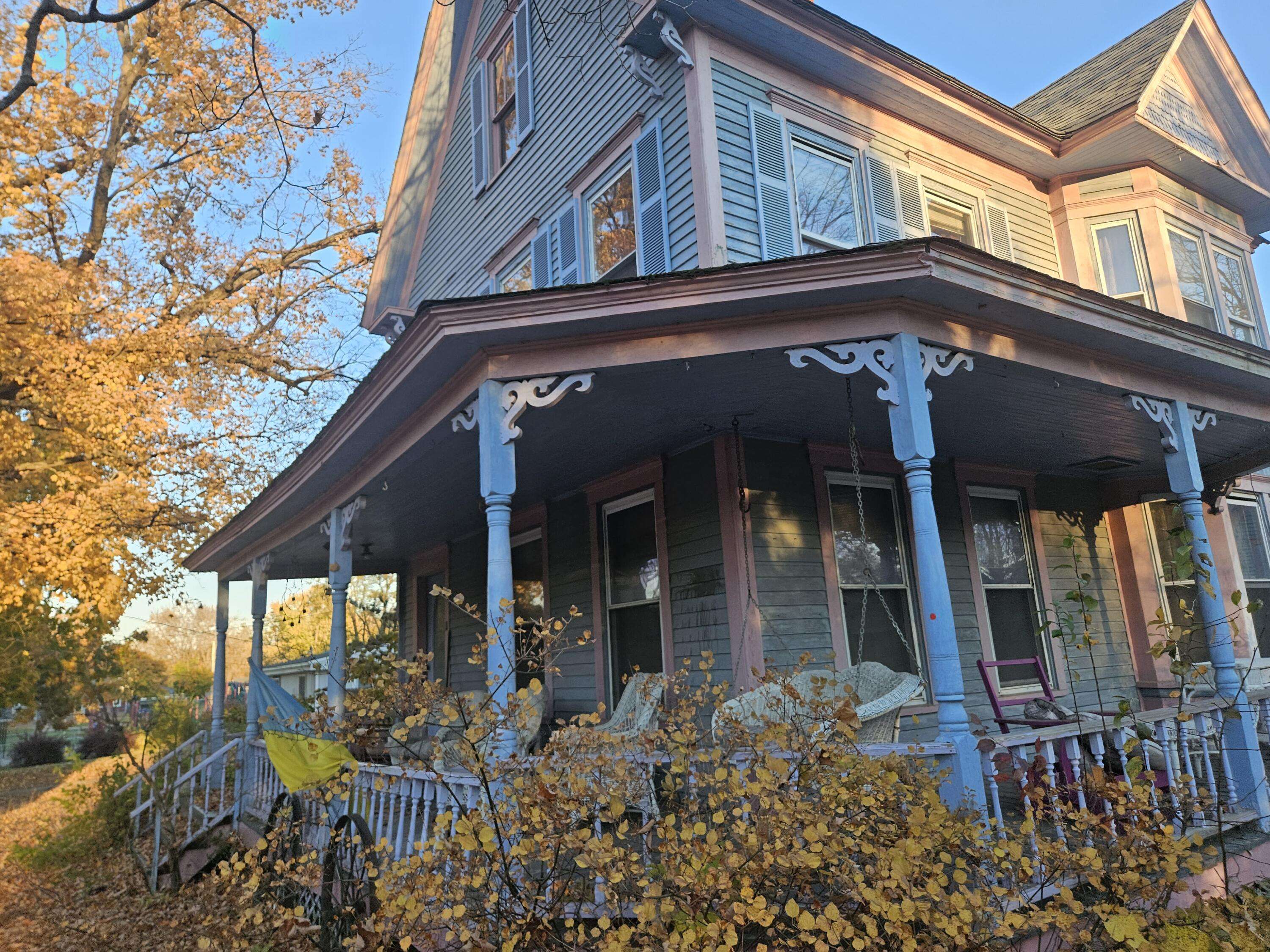 Newport, ME 04953,11 Grove ST