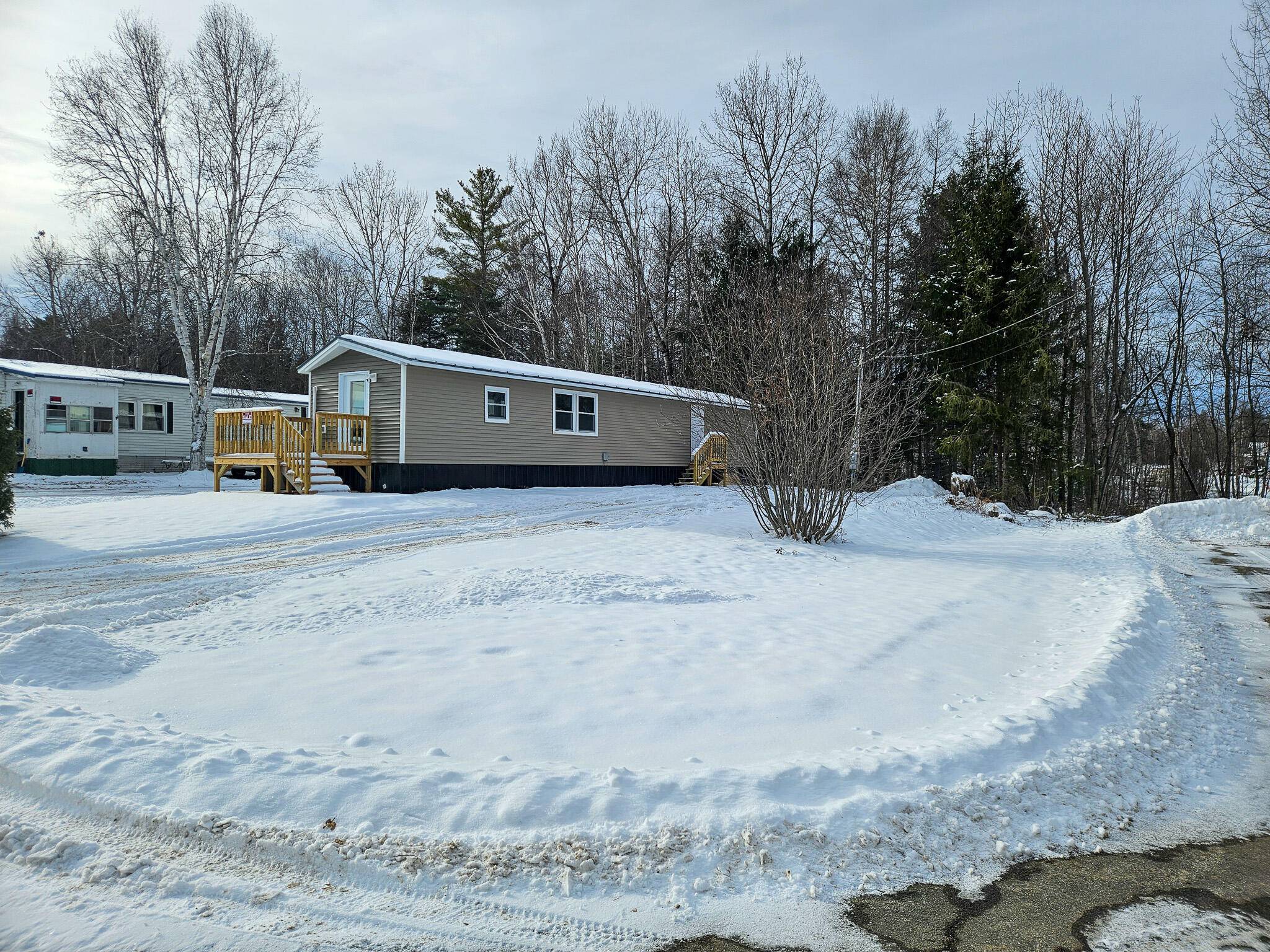 Millinocket, ME 04462,17 Juniper ST