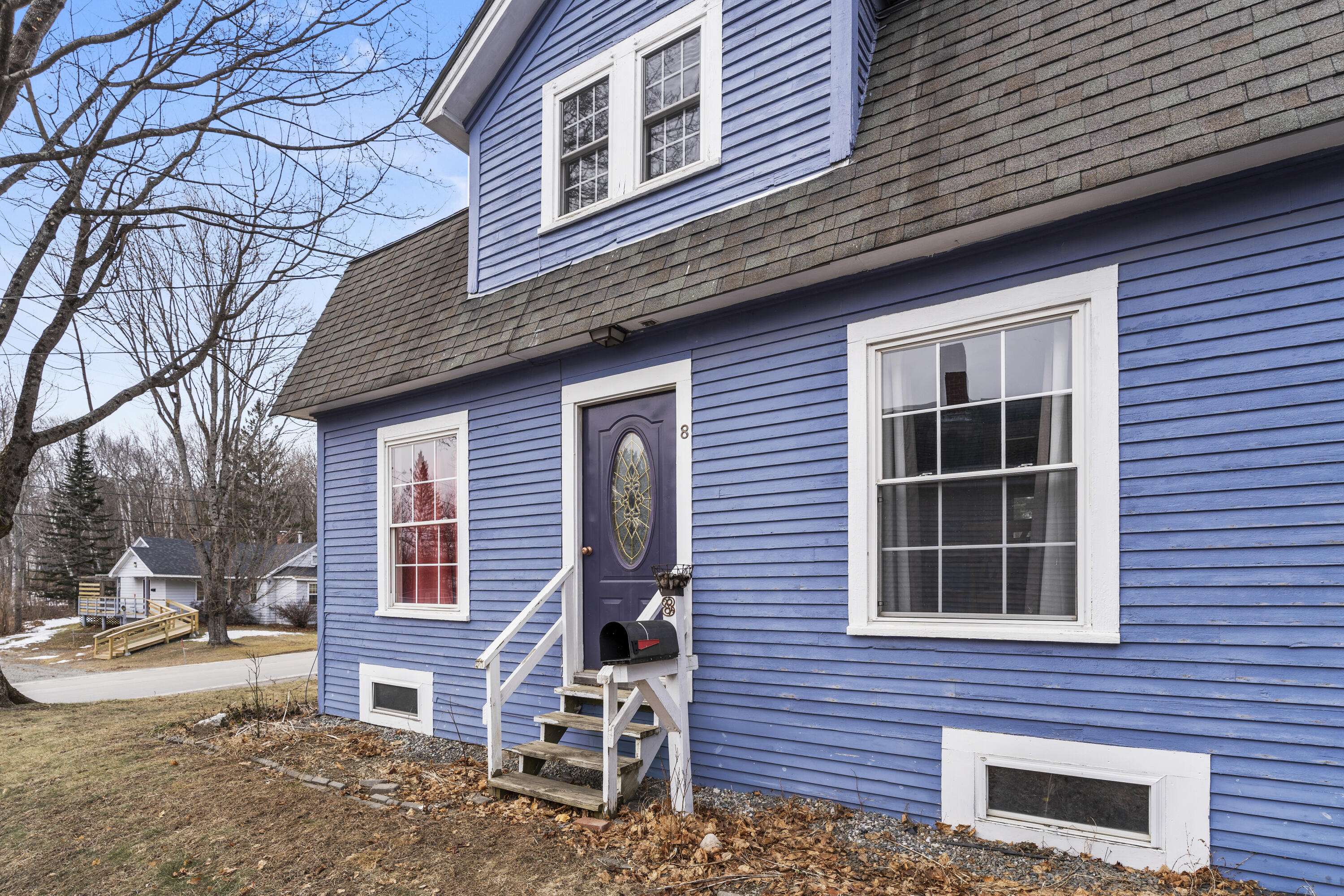 Dexter, ME 04930,8 Lincoln ST