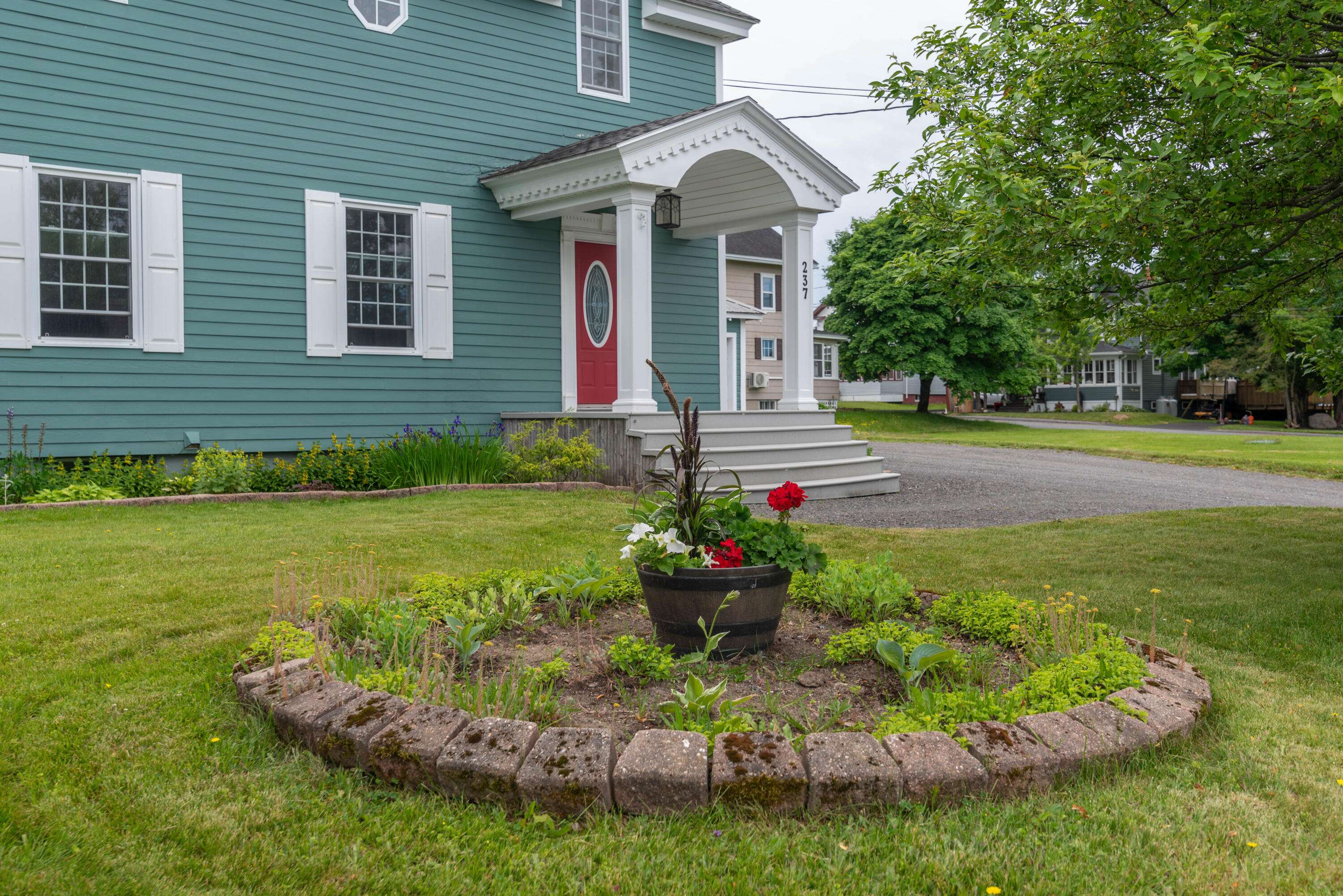 Madawaska, ME 04756,237 Acadia ST