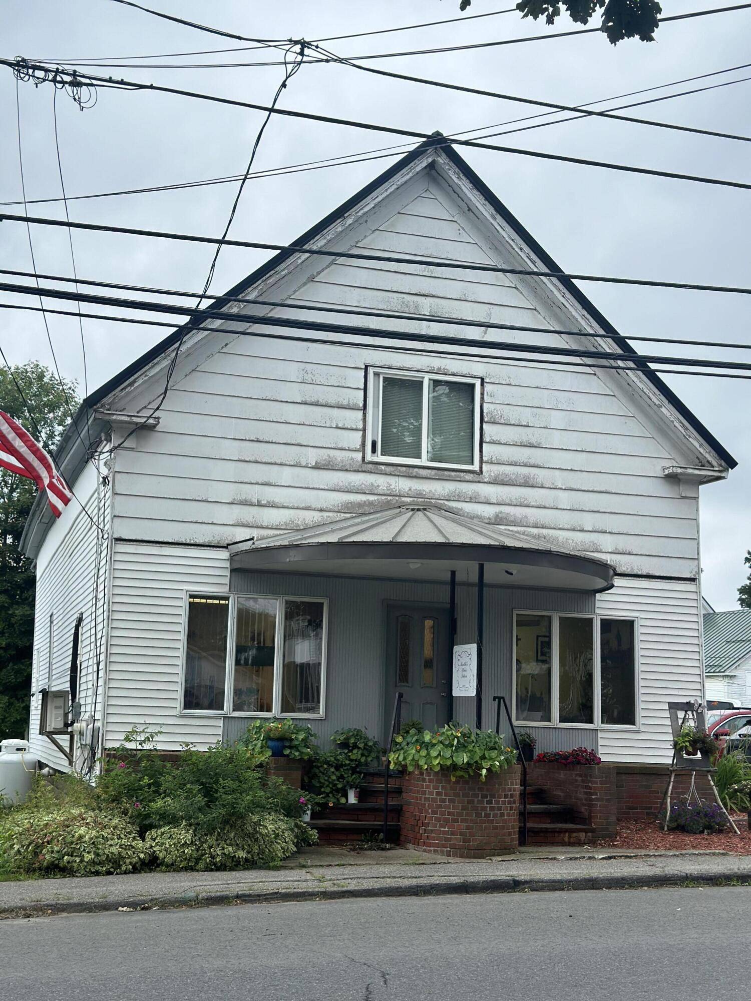 Clinton, ME 04927,38 Railroad ST