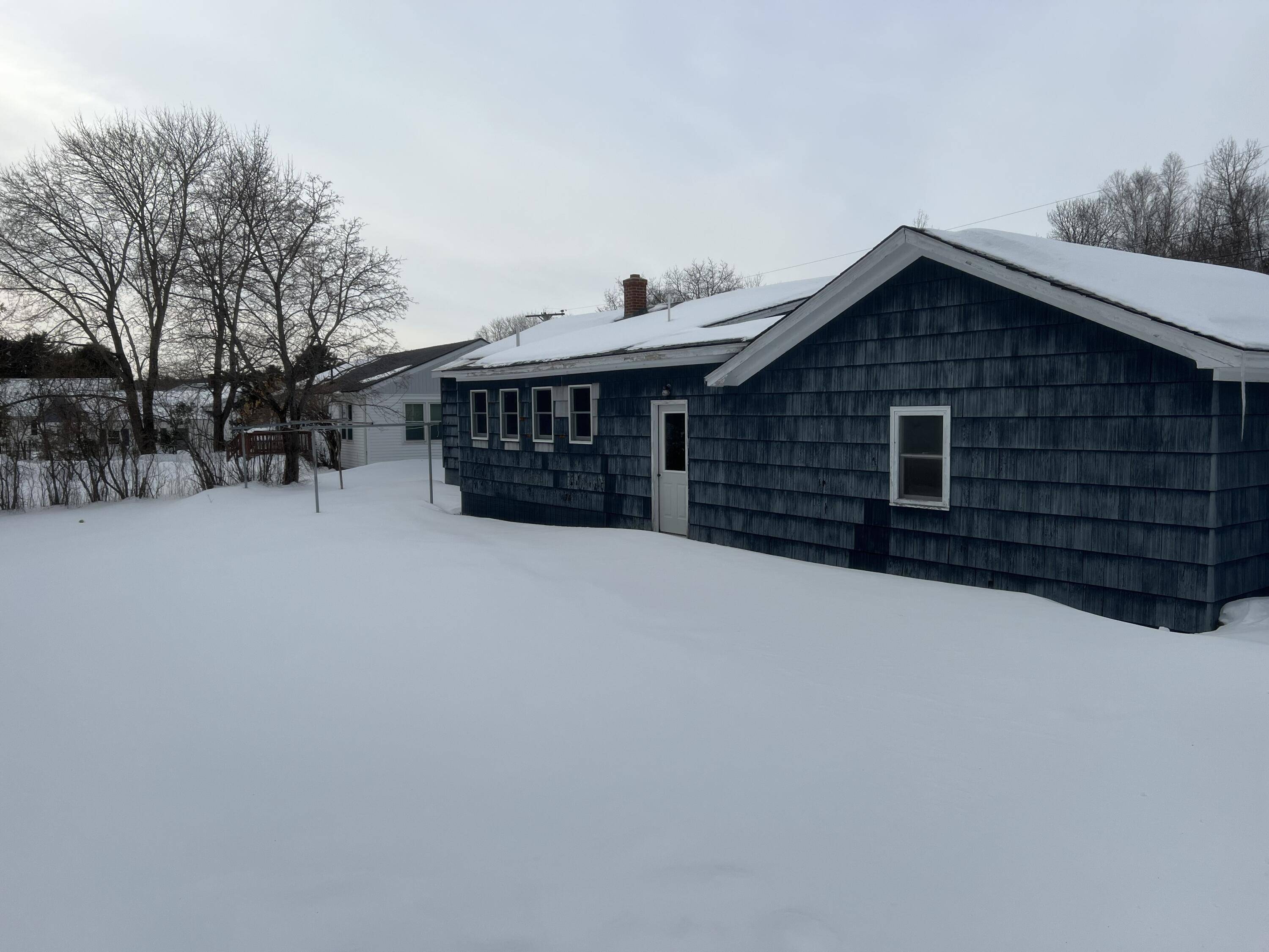 Millinocket, ME 04462,44 Winter ST