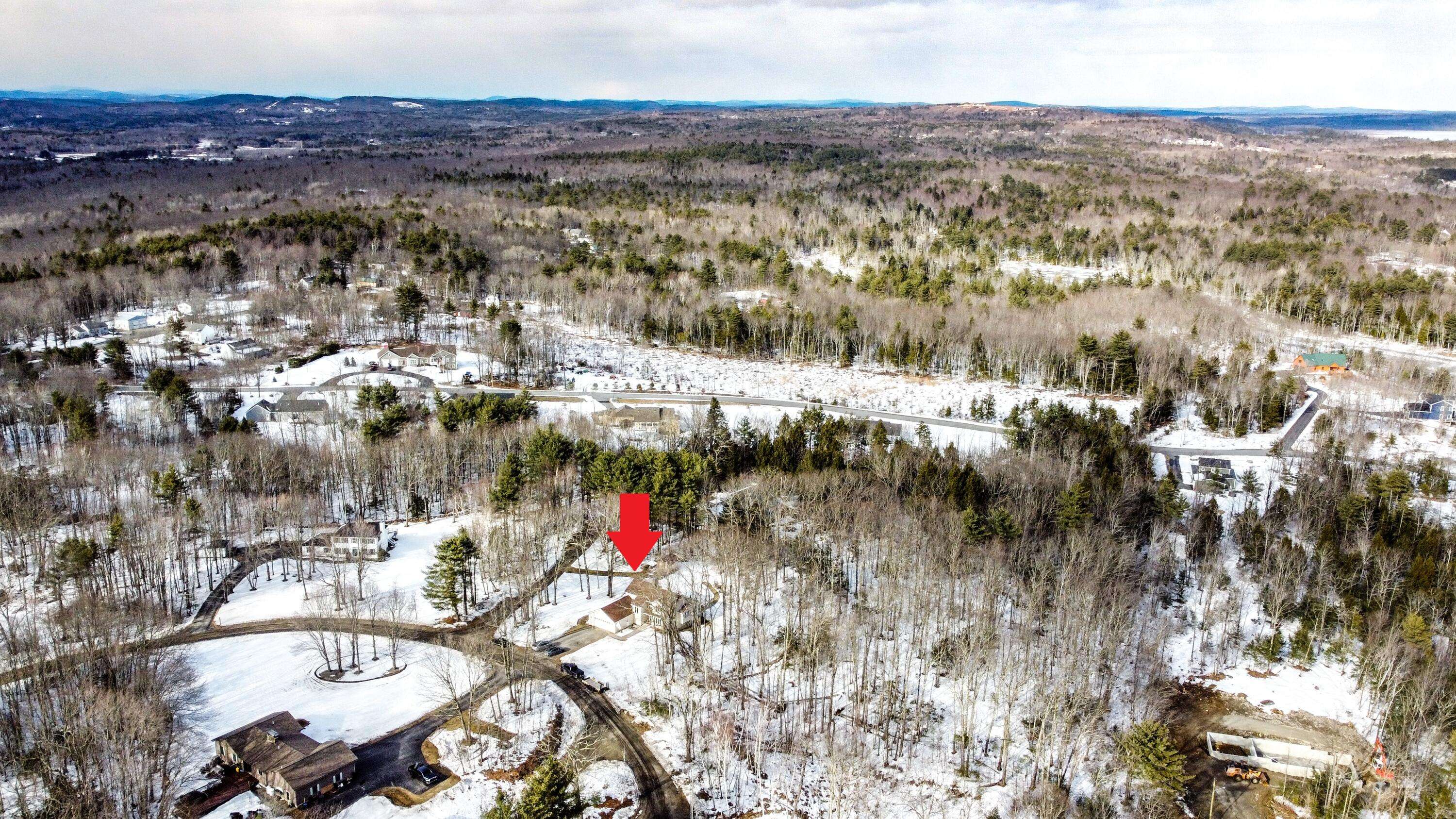 Lewiston, ME 04240,8 Acorn LN