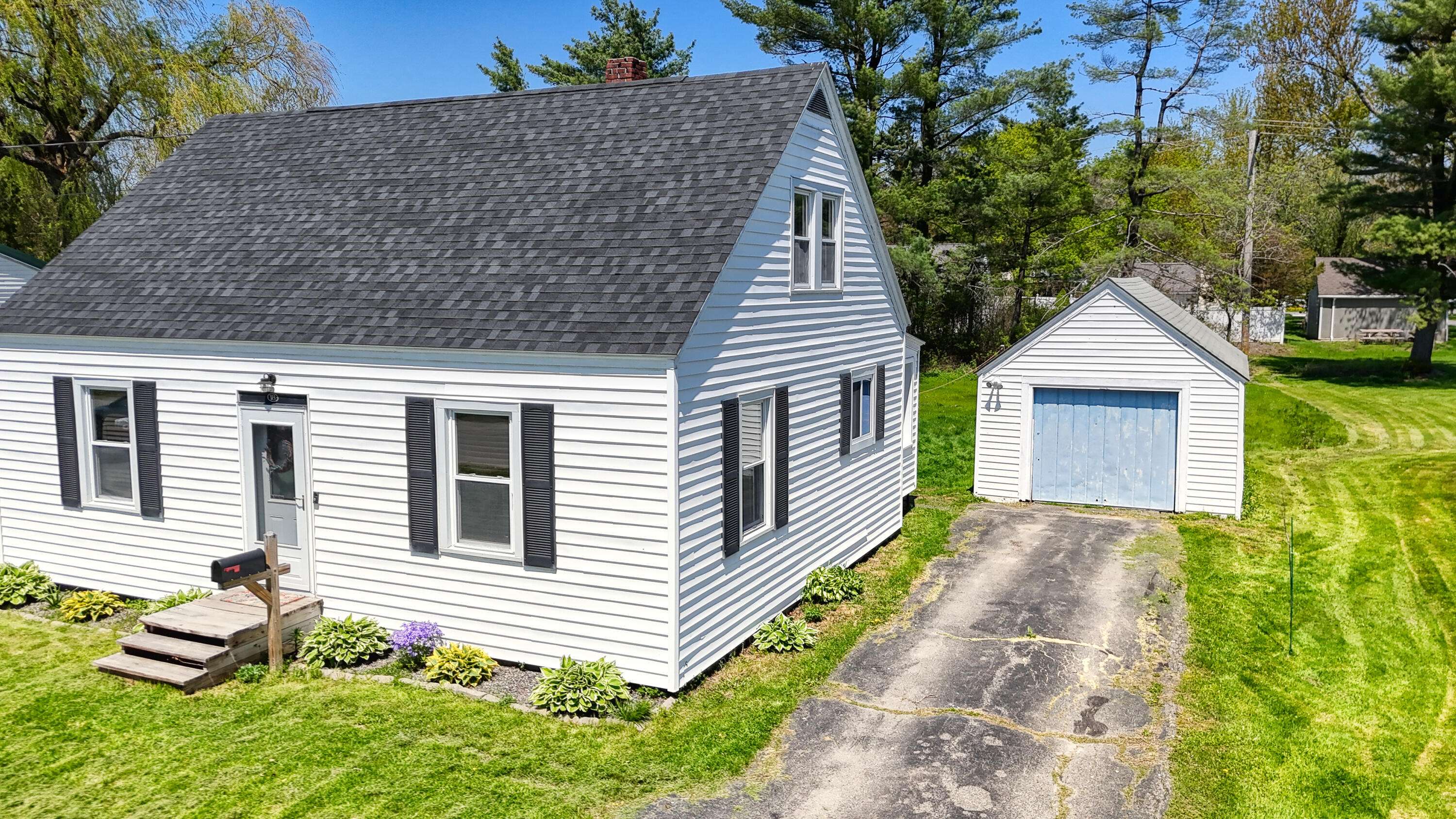 Fairfield, ME 04937,18 Military AVE