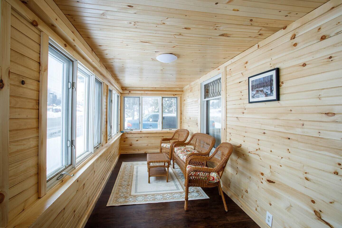 Madawaska, ME 04756,240 Main ST