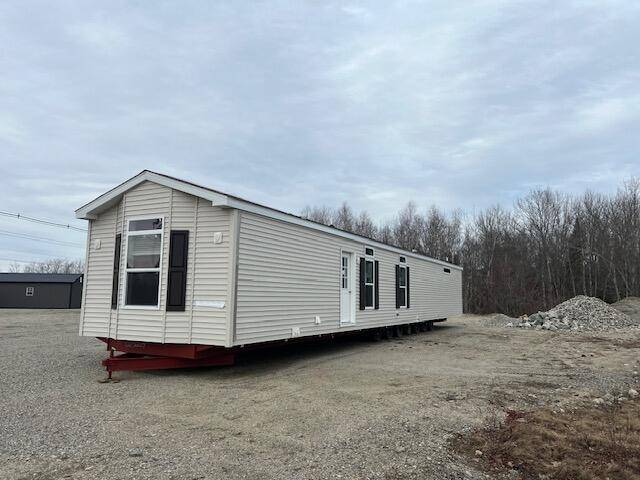 Bucksport, ME 04416,35 Robin Hood DR