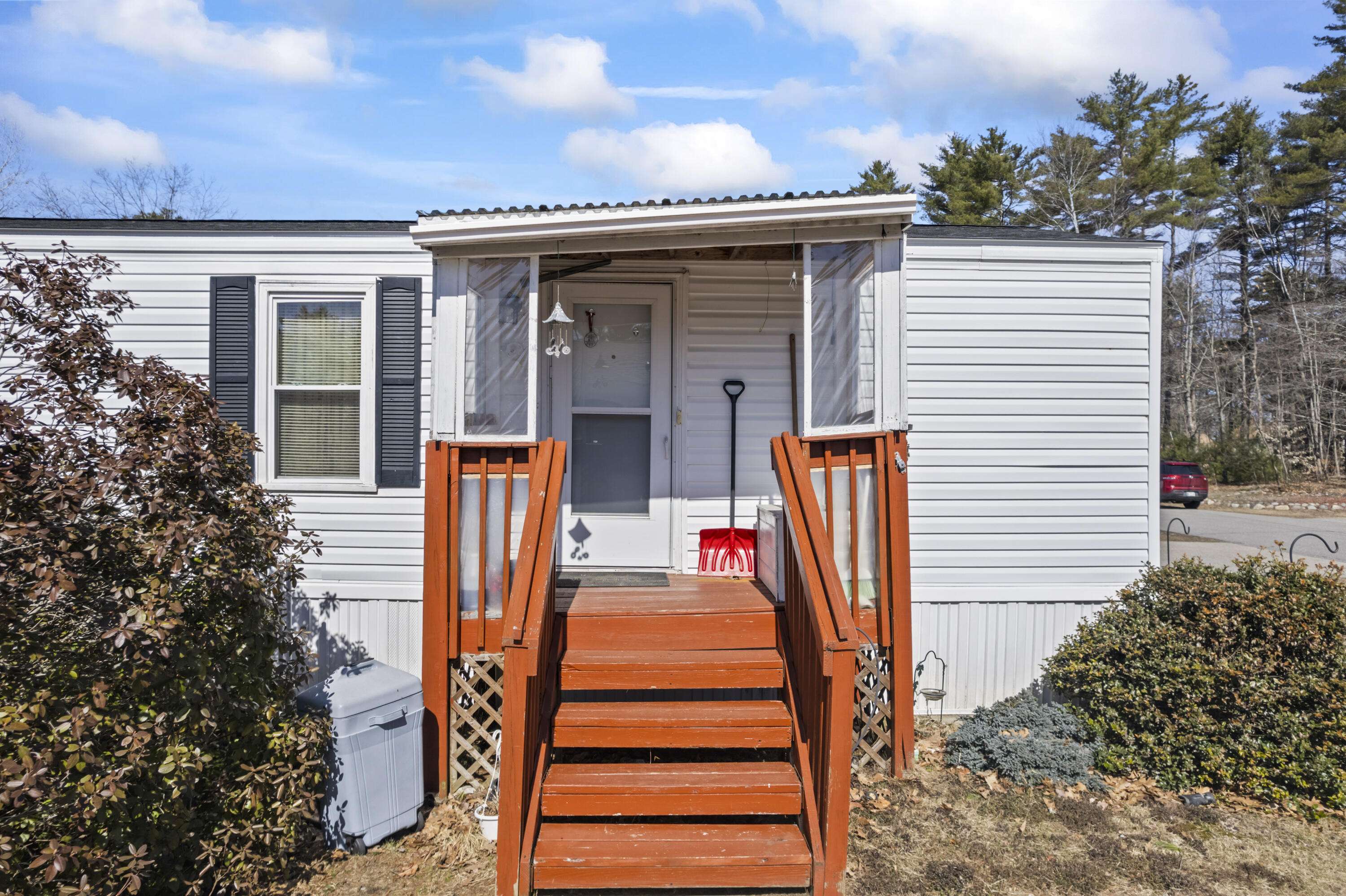 Standish, ME 04084,9 Ashleigh LN