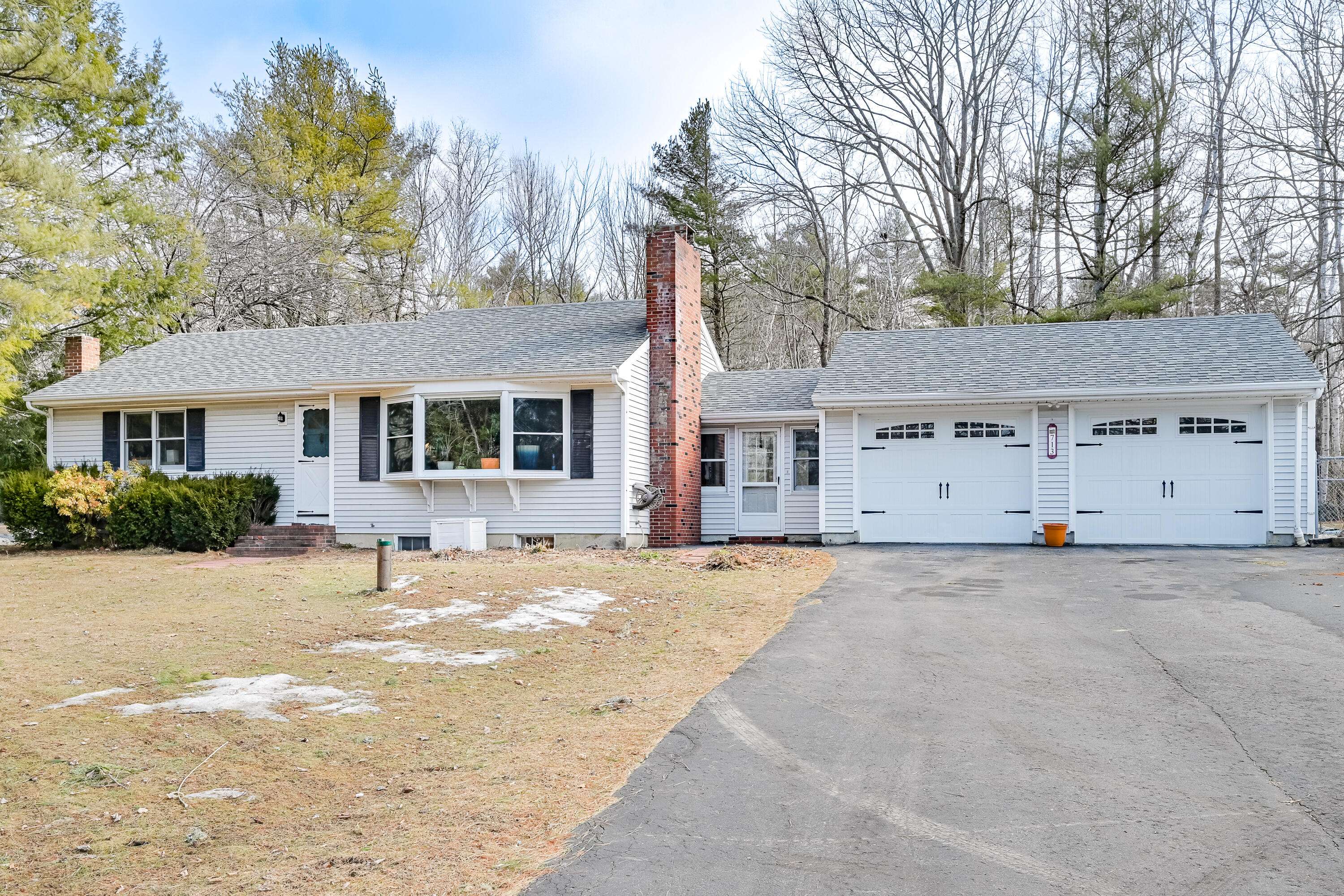 Wiscasset, ME 04578,713 Gardiner RD