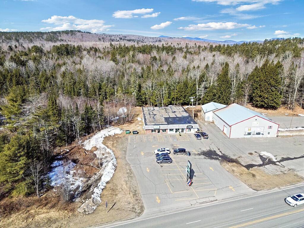 Farmington, ME 04938,413 Wilton RD
