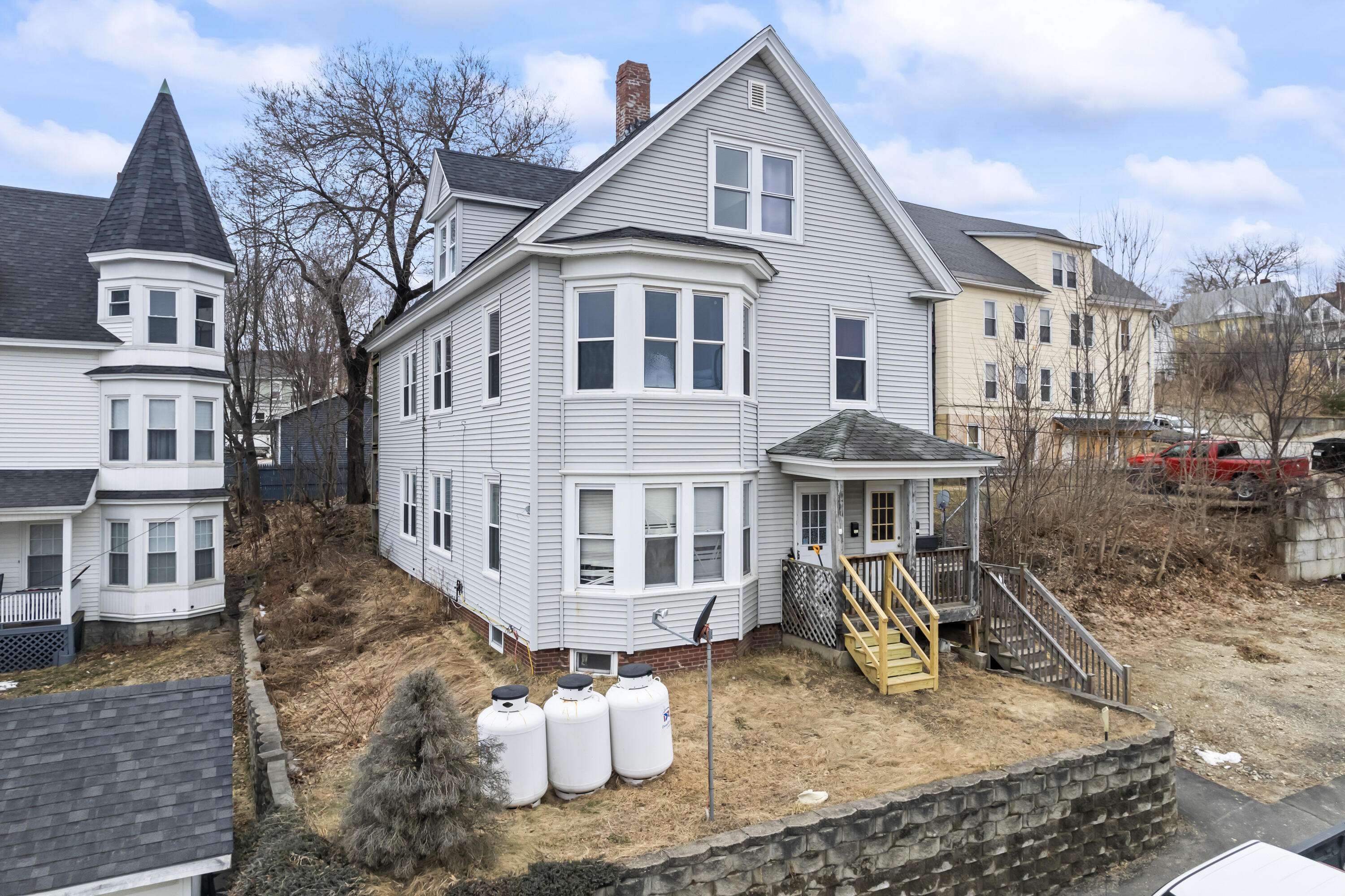 Rumford, ME 04276,123 York ST