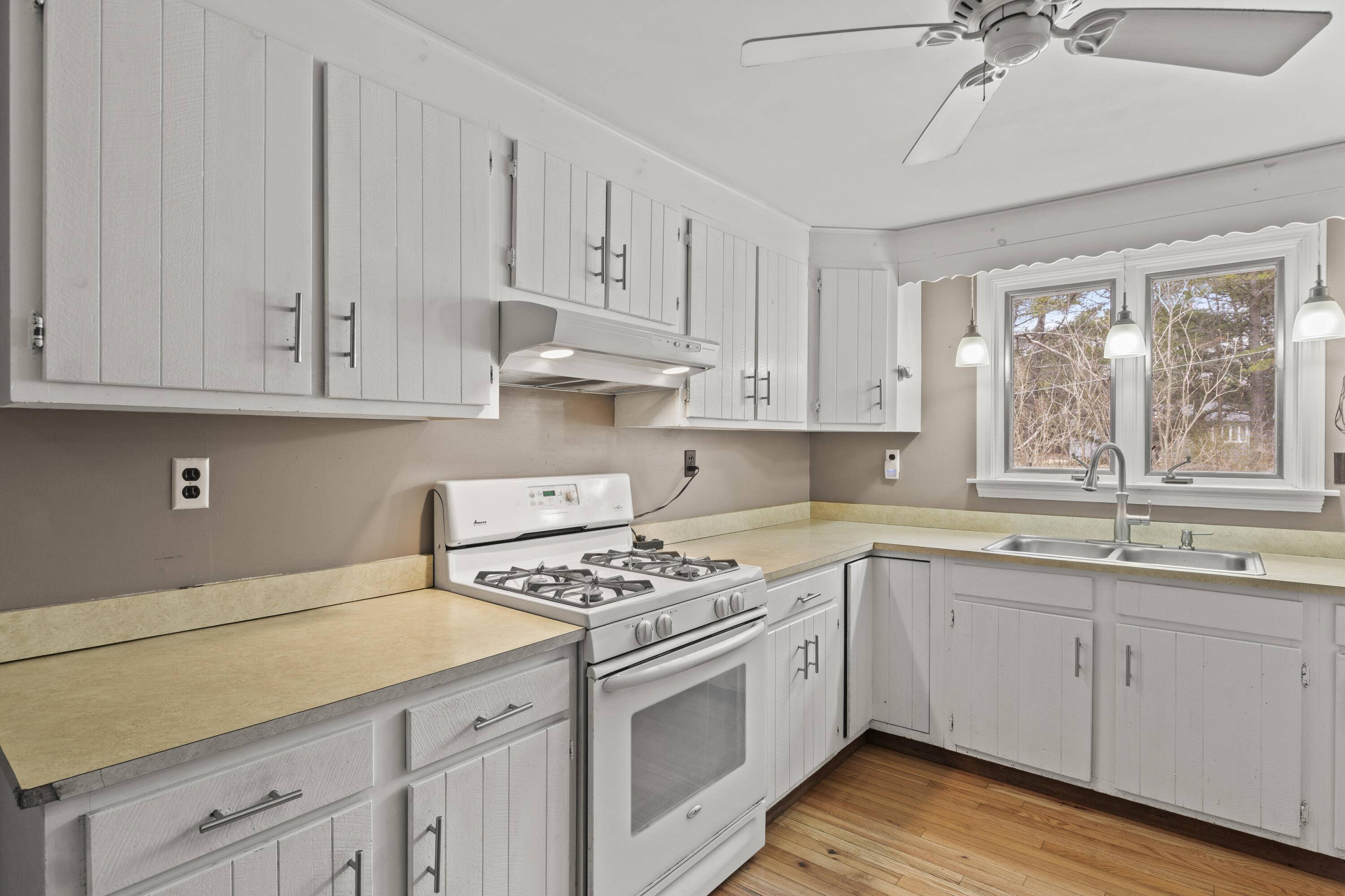Topsham, ME 04086,2 Raymond RD