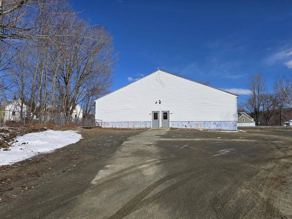 Phillips, ME 04966,15 Russell ST