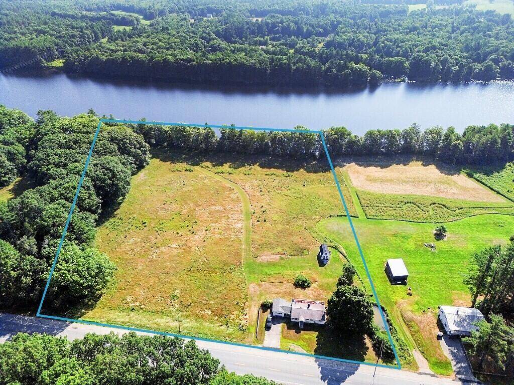 Skowhegan, ME 04976,1072 Waterville RD