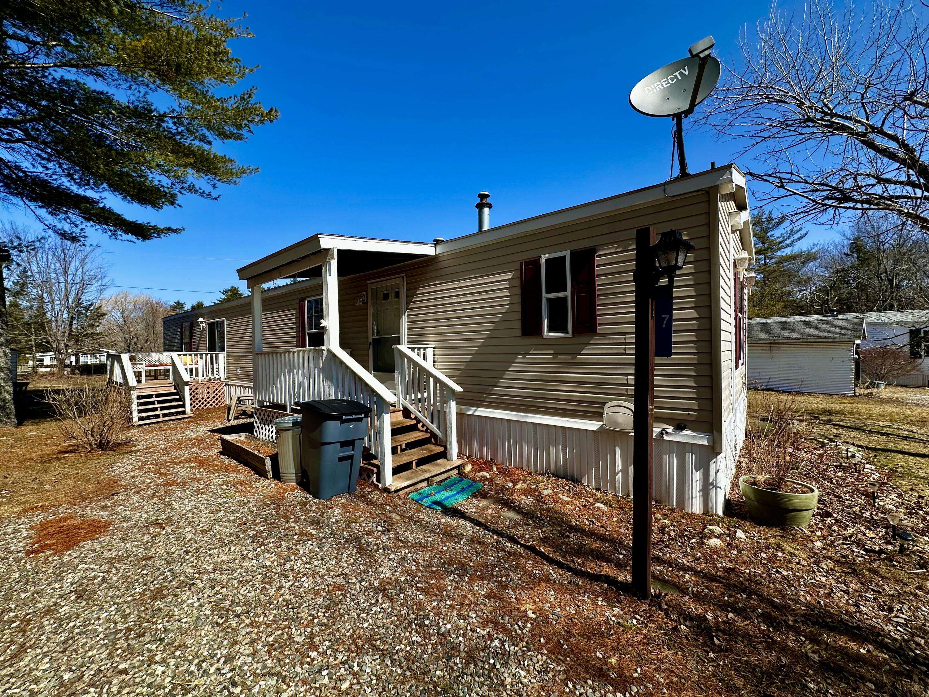 Belmont, ME 04952,7 Pine RD