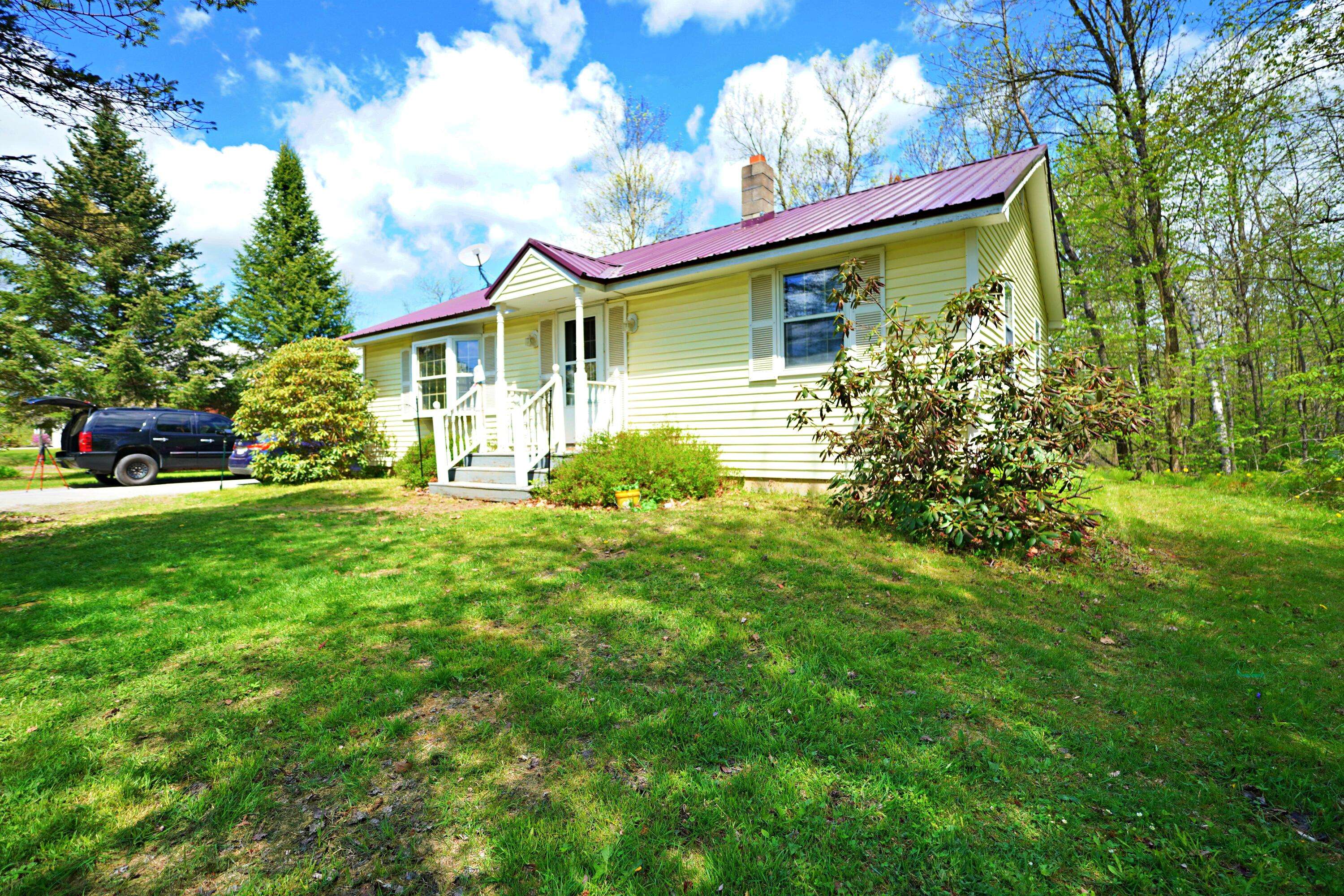 Glenburn, ME 04401,845 Hudson RD