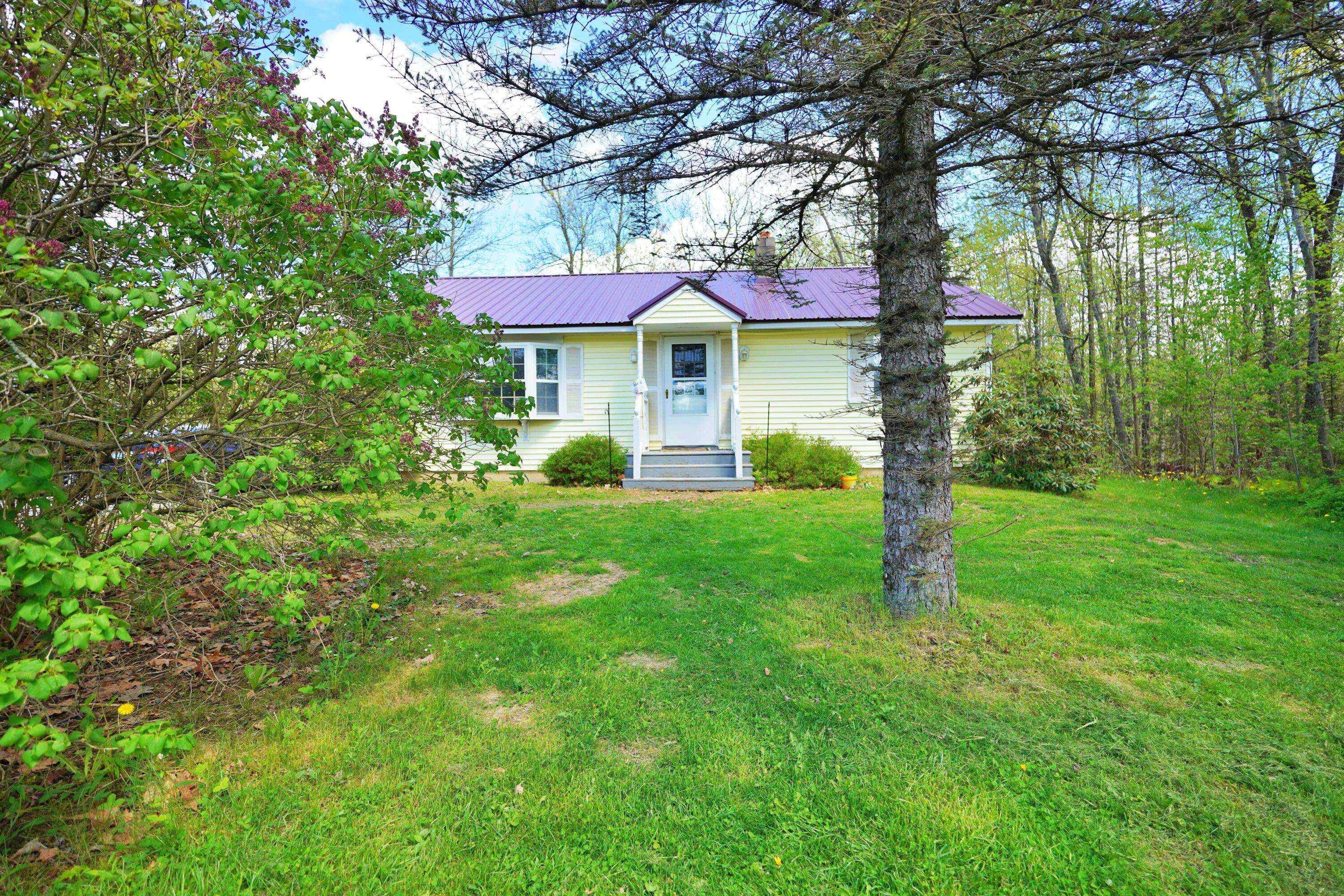 Glenburn, ME 04401,845 Hudson RD