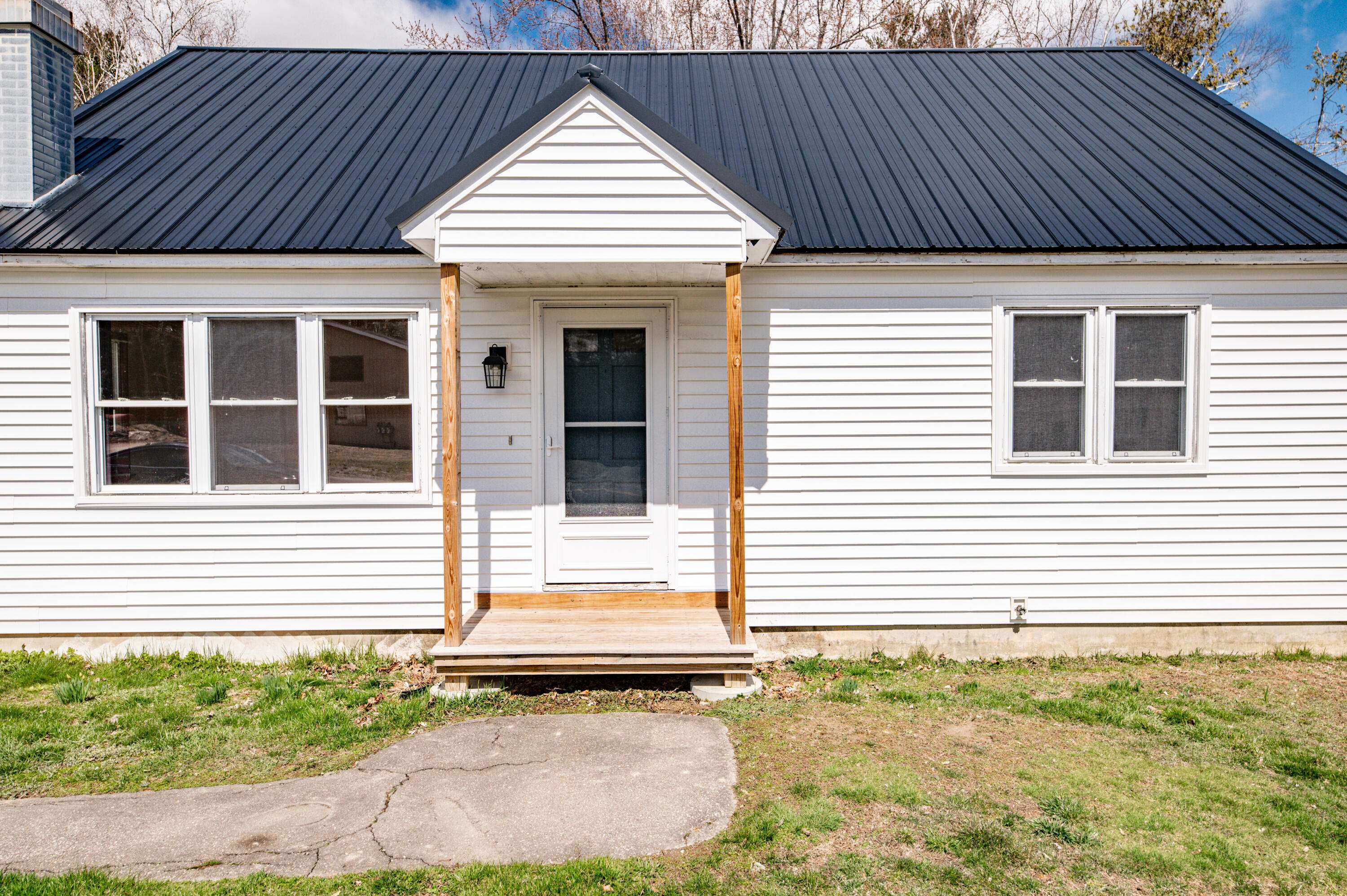 Farmingdale, ME 04344,55 Maple ST