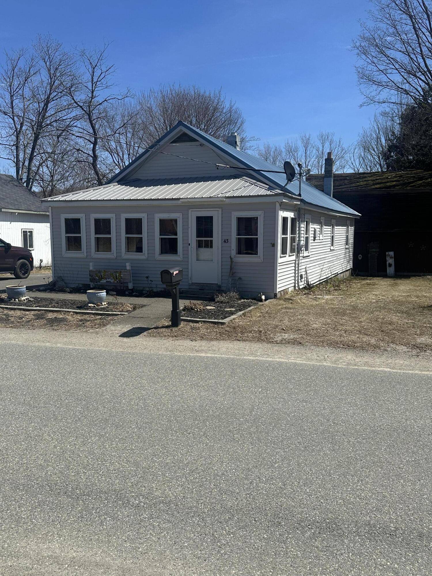 Millinocket, ME 04462,43 Iron Bridge RD