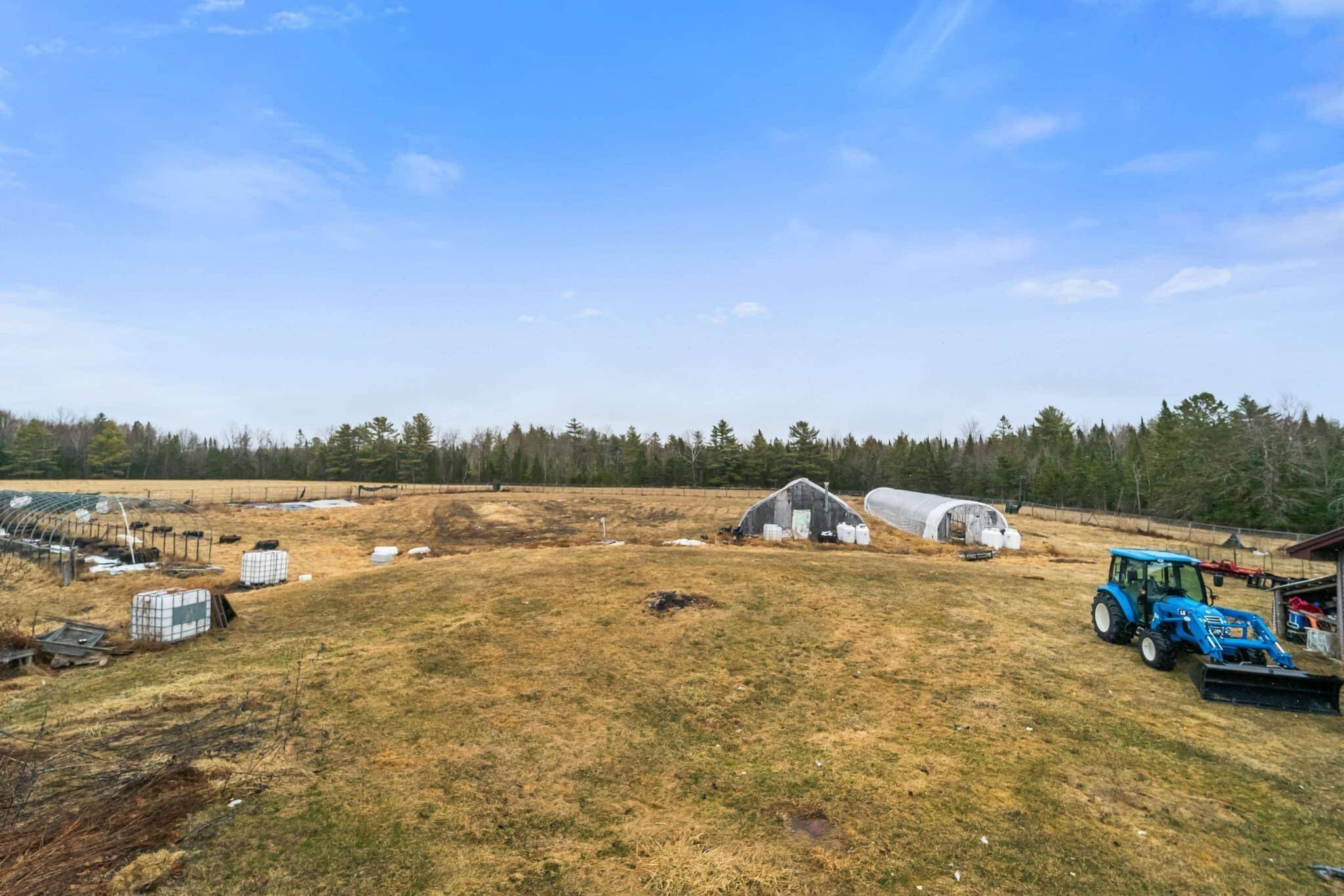 Passadumkeag, ME 04475,109 Main RD