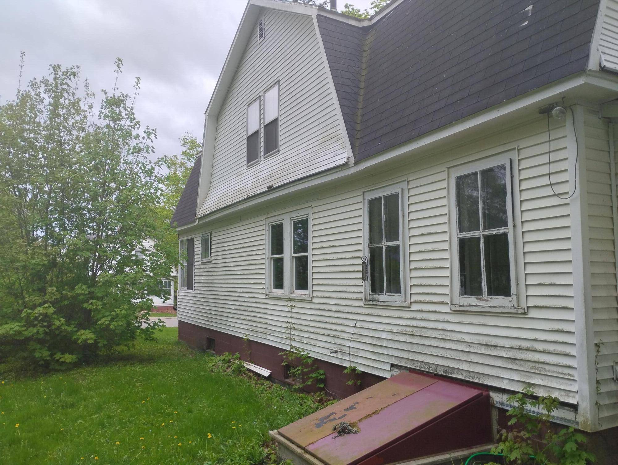 Baileyville, ME 04694,105 Broadway