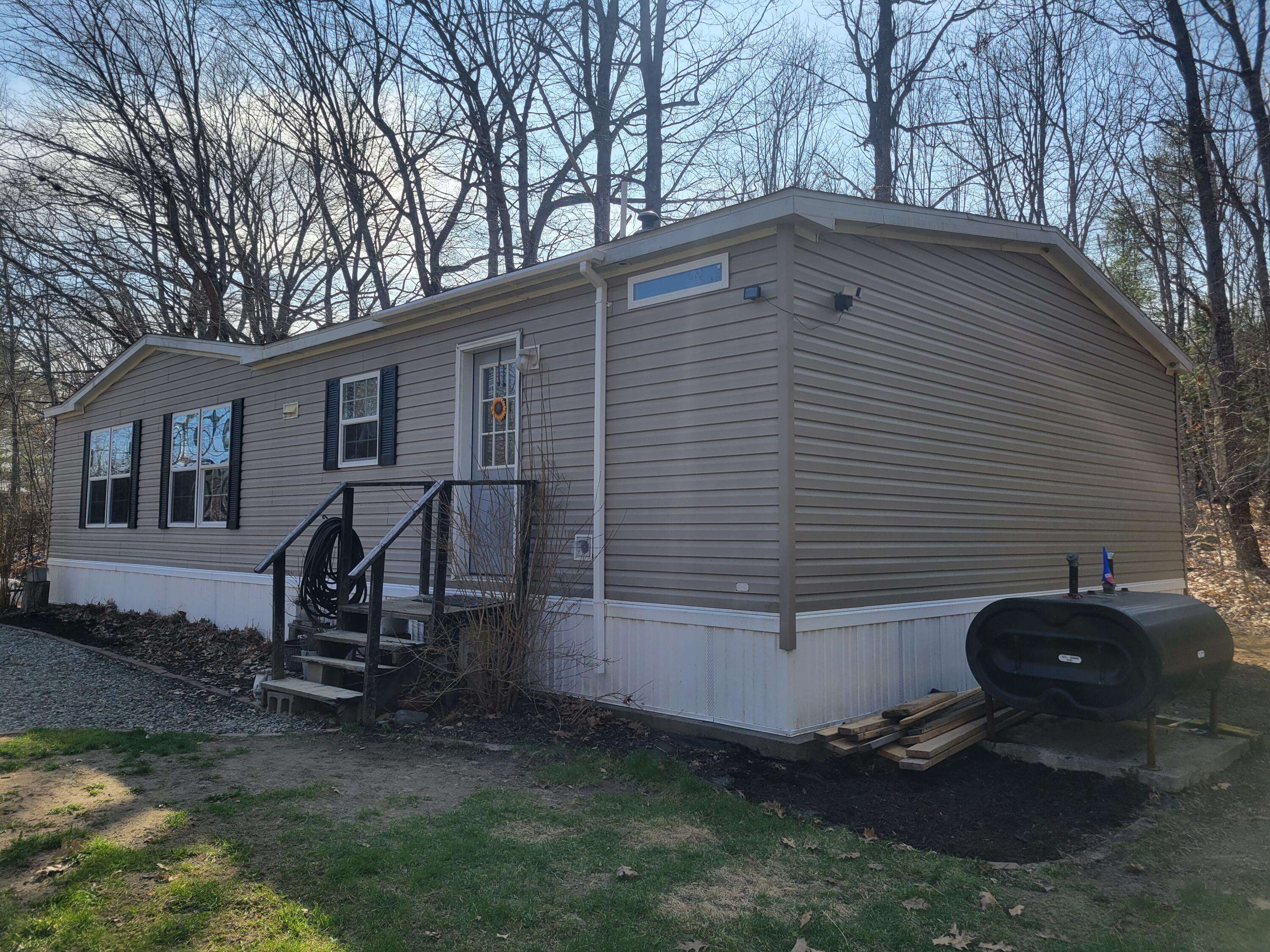 China, ME 04358,12 Breezy LN