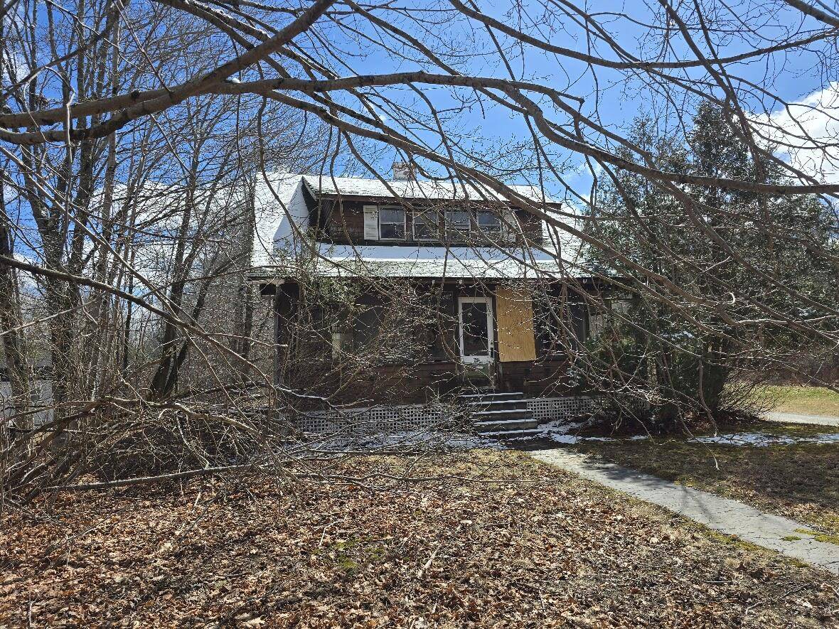 Ellsworth, ME 04605,70 Bucksport RD