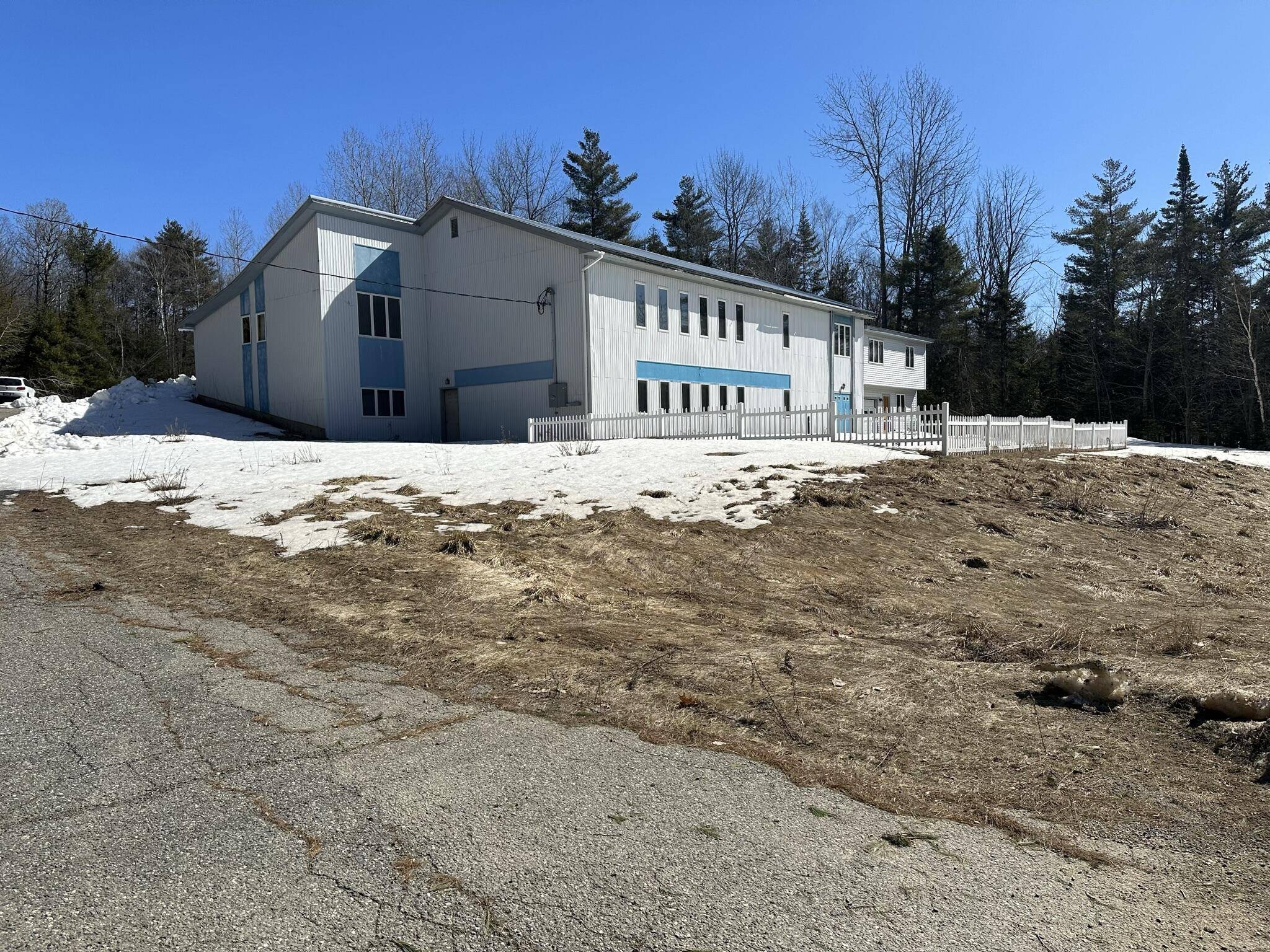 Lee, ME 04455,249 Winn RD