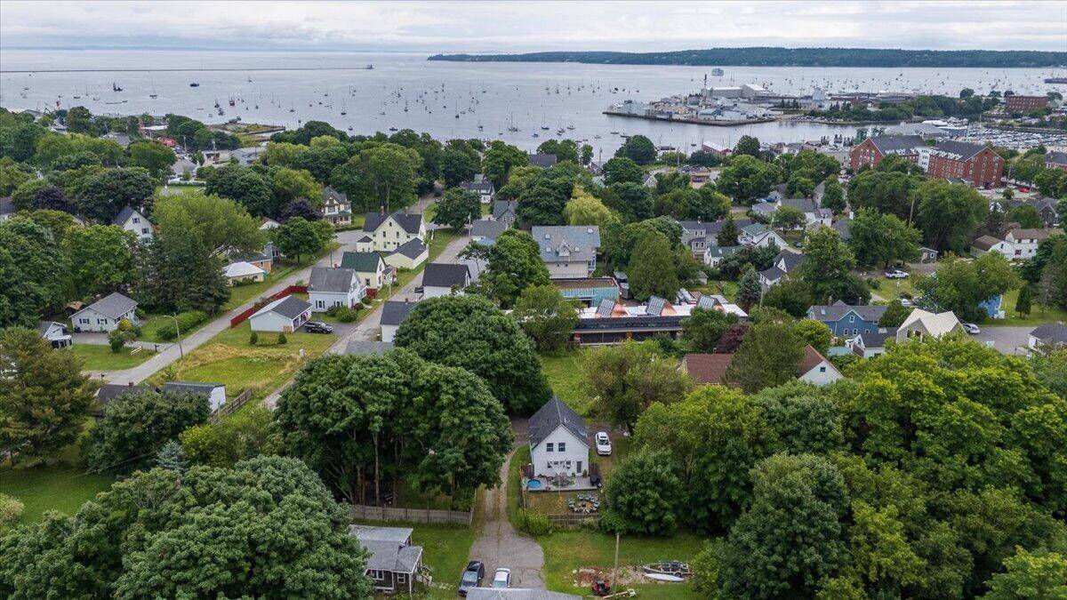 Rockland, ME 04841,12 Gay St PL