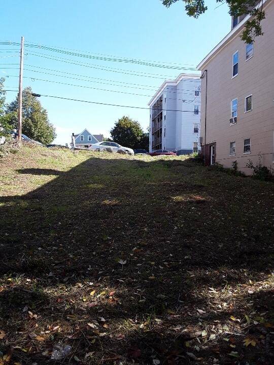 Lewiston, ME 04240,305 Bates ST