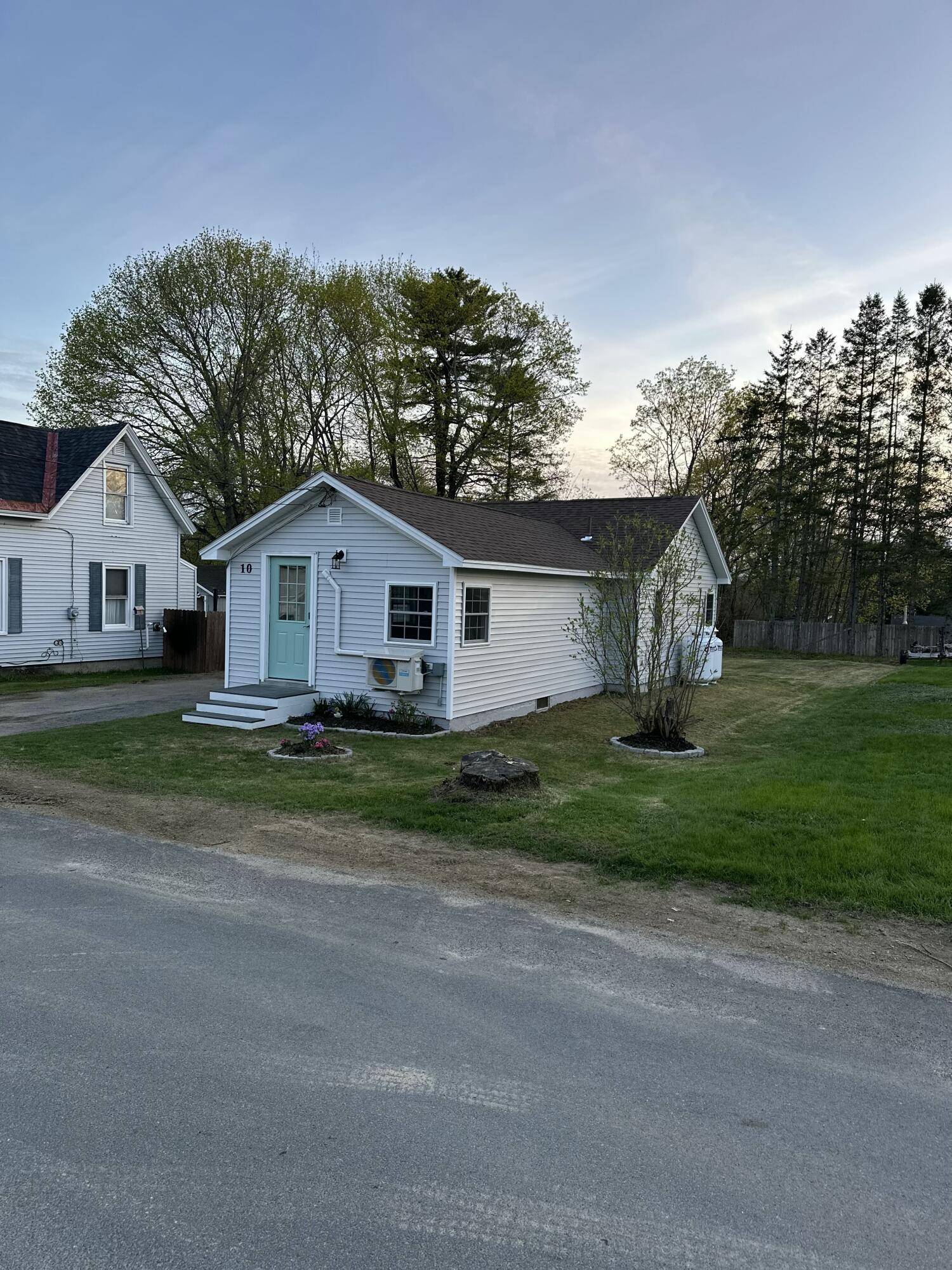 Hermon, ME 04401,10 Vafiades Ave AVE