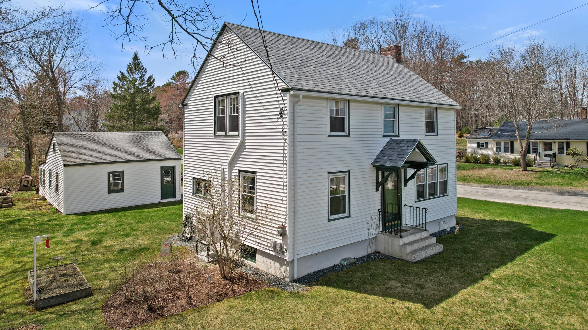 Ellsworth, ME 04605,312 State ST