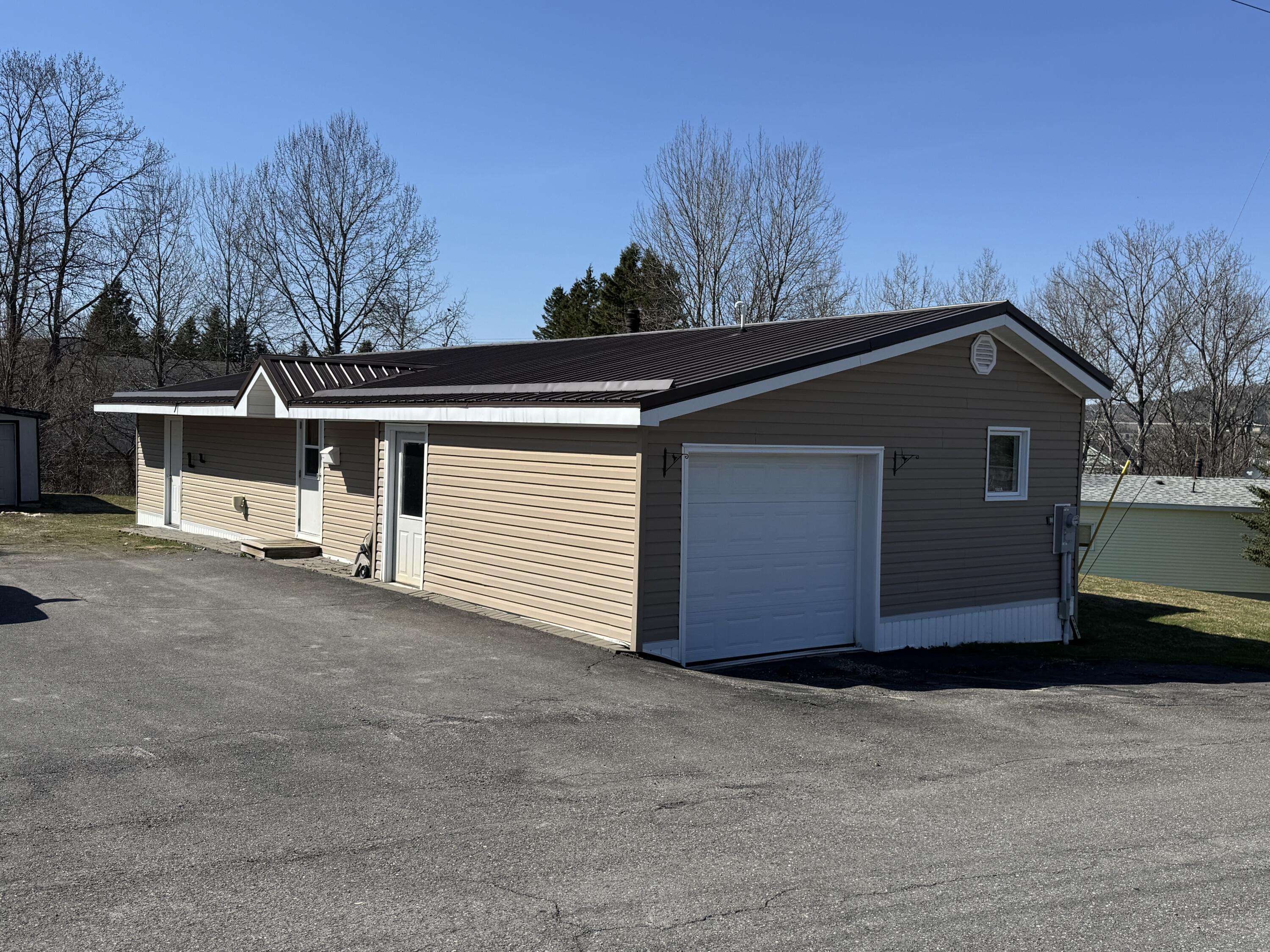 Madawaska, ME 04756,121 2nd AVE