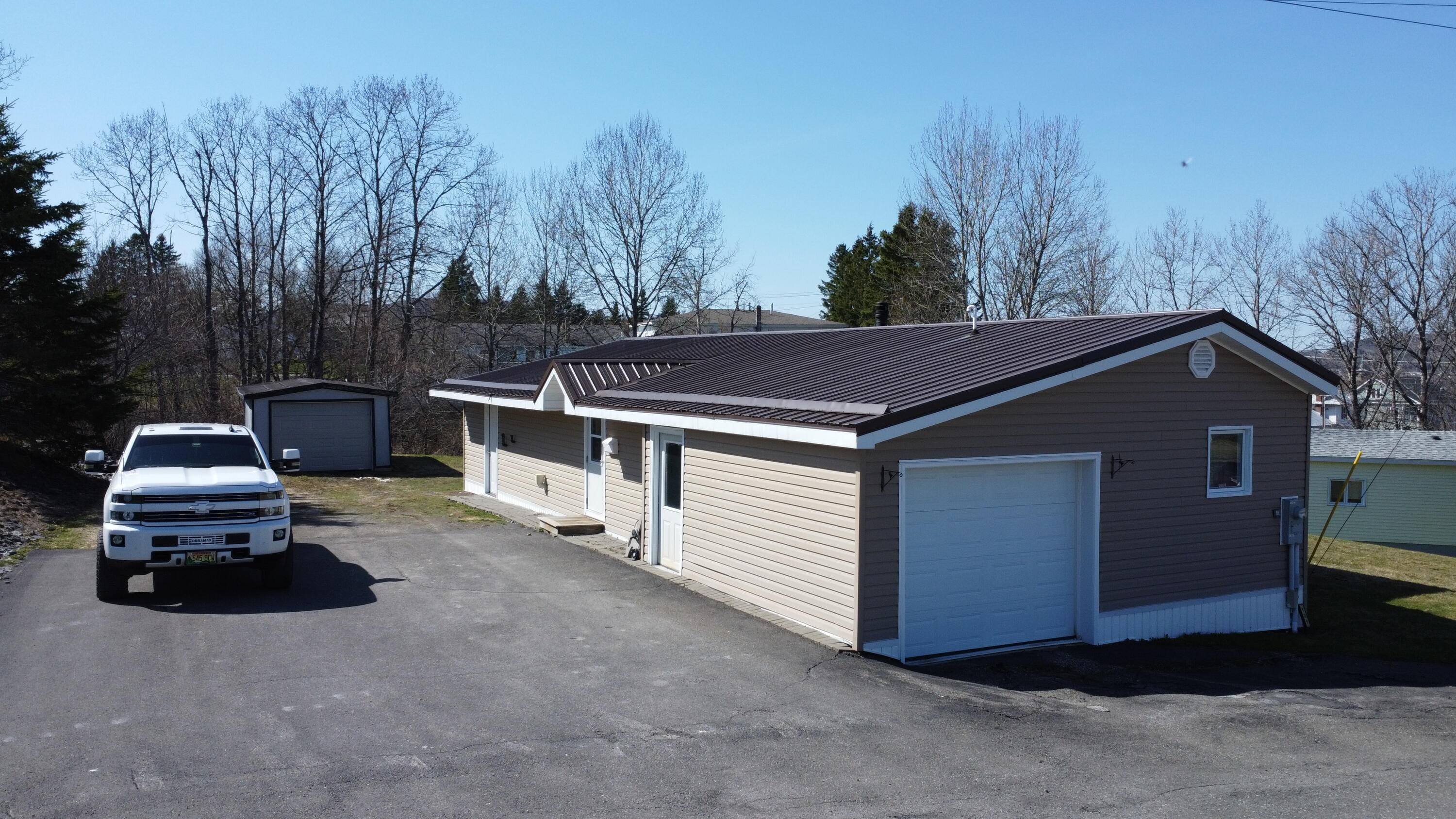 Madawaska, ME 04756,121 2nd AVE