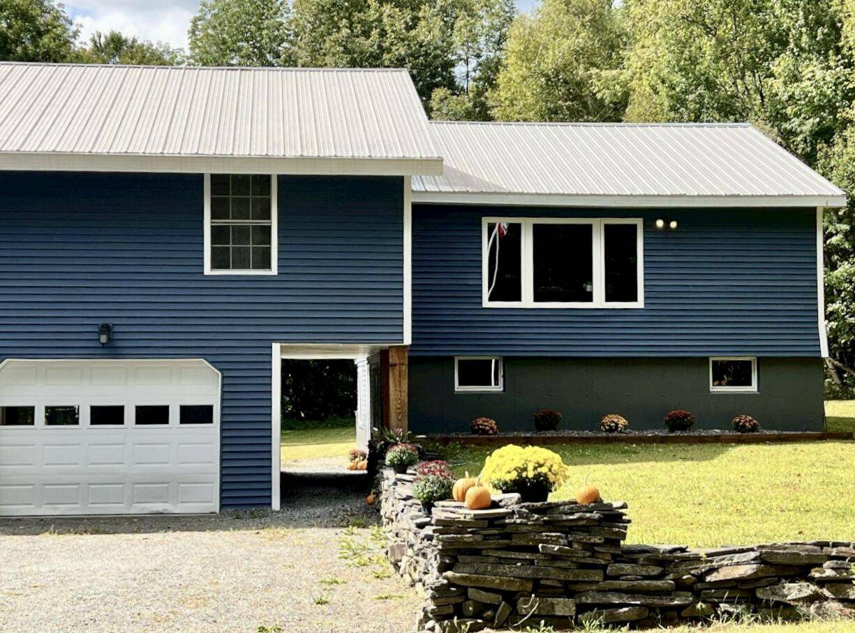 Moscow, ME 04920,44 Donigan RD