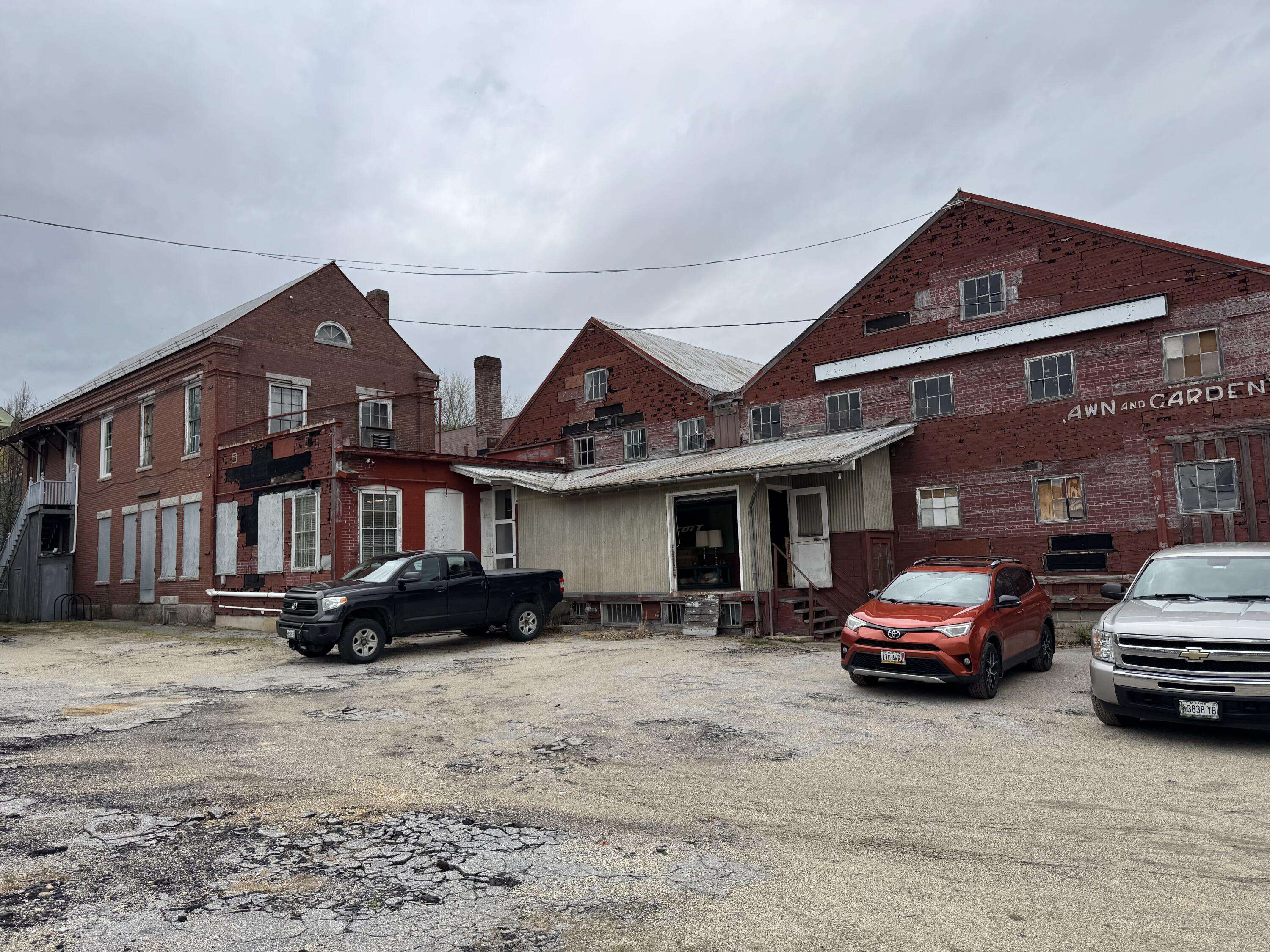 Norway, ME 04268,419 Main ST