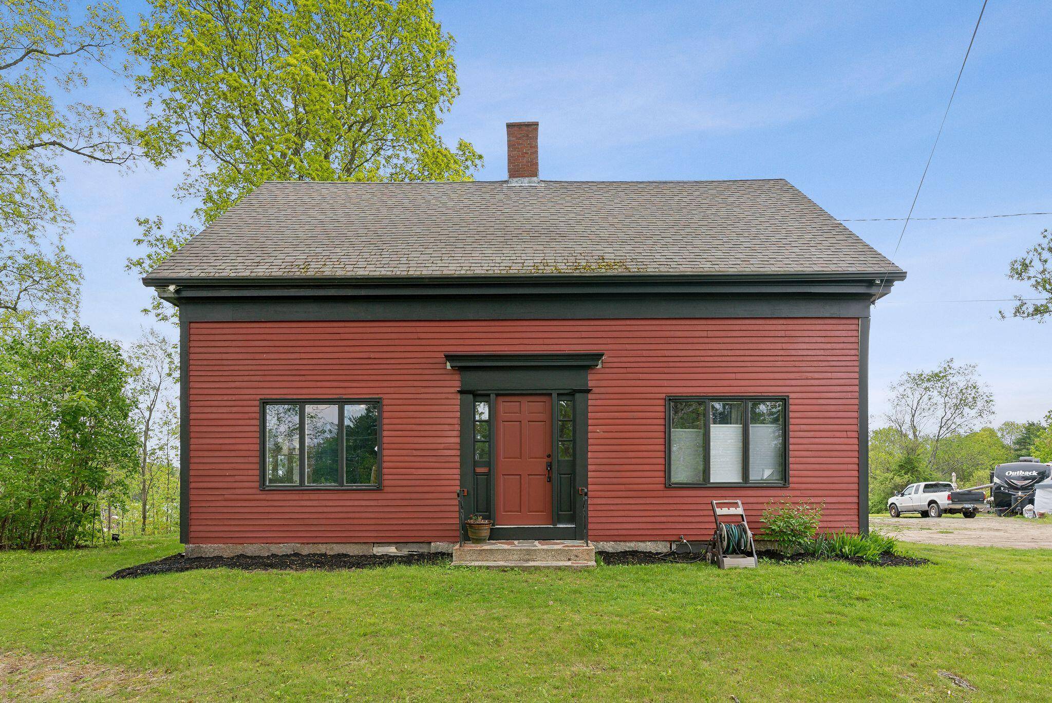 Biddeford, ME 04005,692 South ST