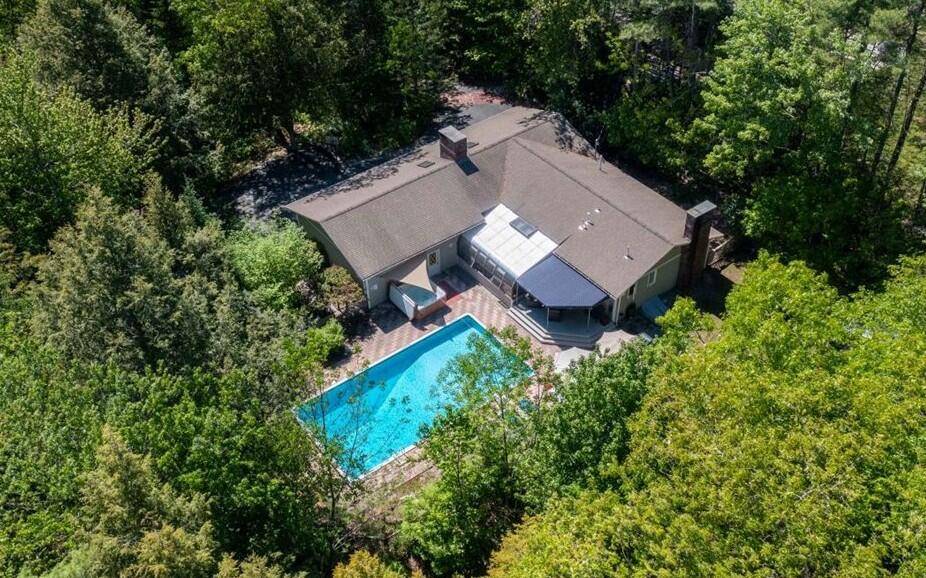 Falmouth, ME 04105,19 Brookside DR