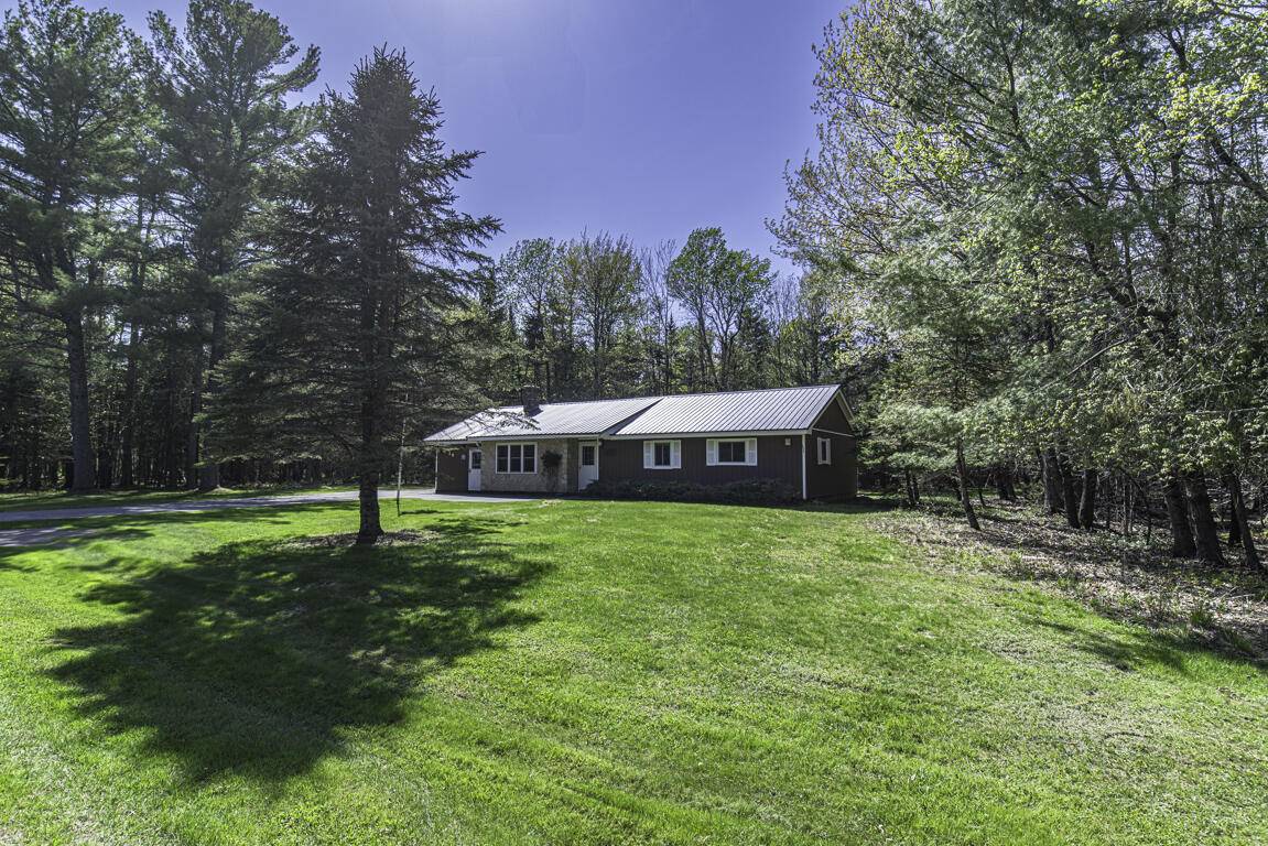 Holden, ME 04429,29 Fields Pond RD