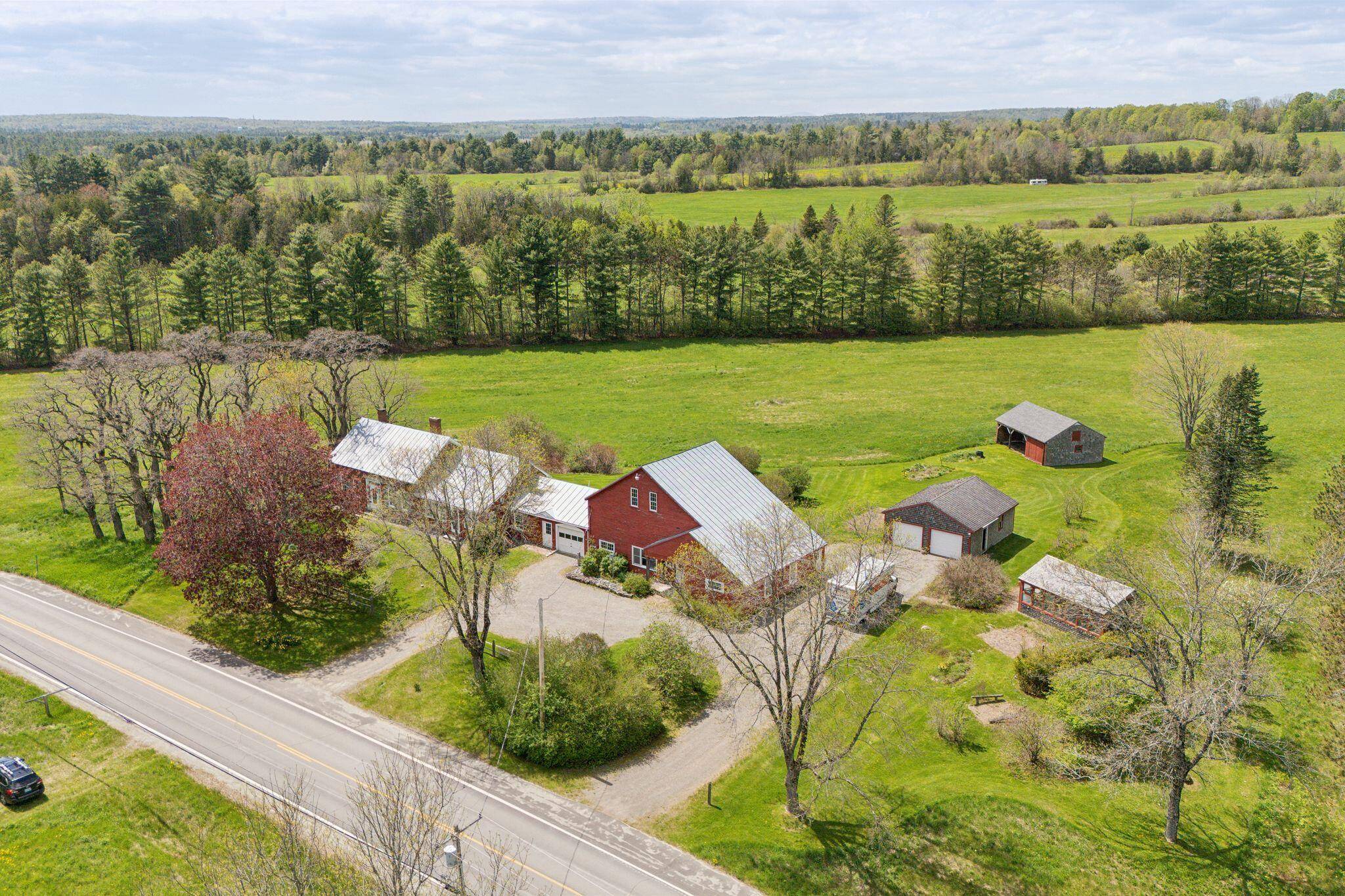Skowhegan, ME 04976,538 Malbons Mills RD
